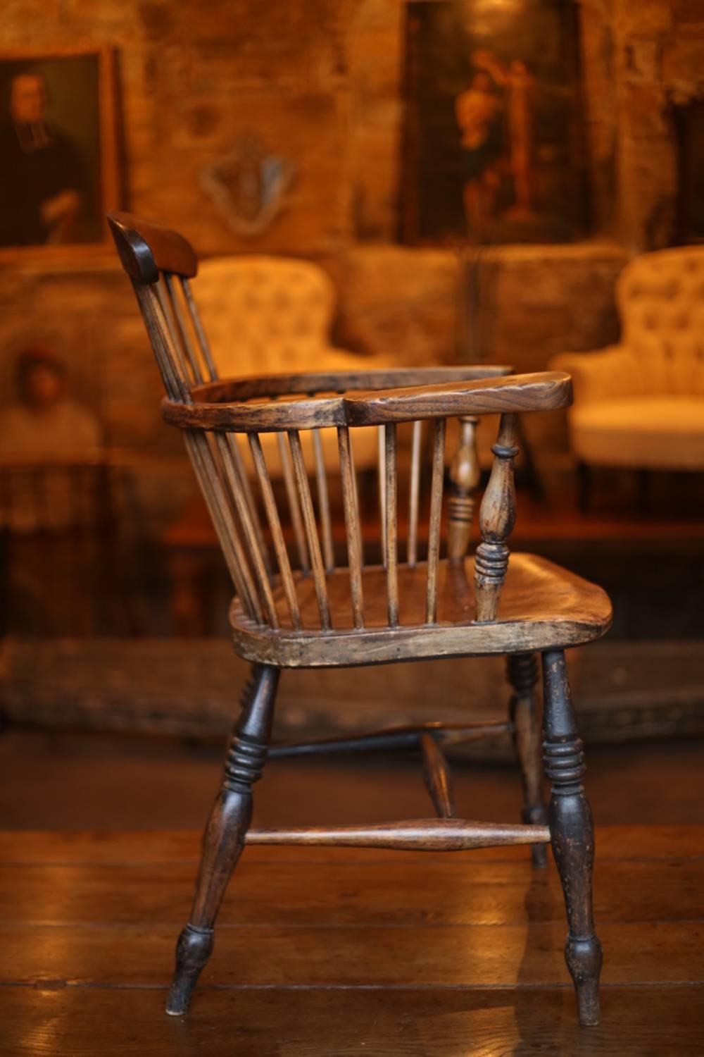 18th Century Unusual Shaped Windsor Armchair In Good Condition In Tadcaster, GB