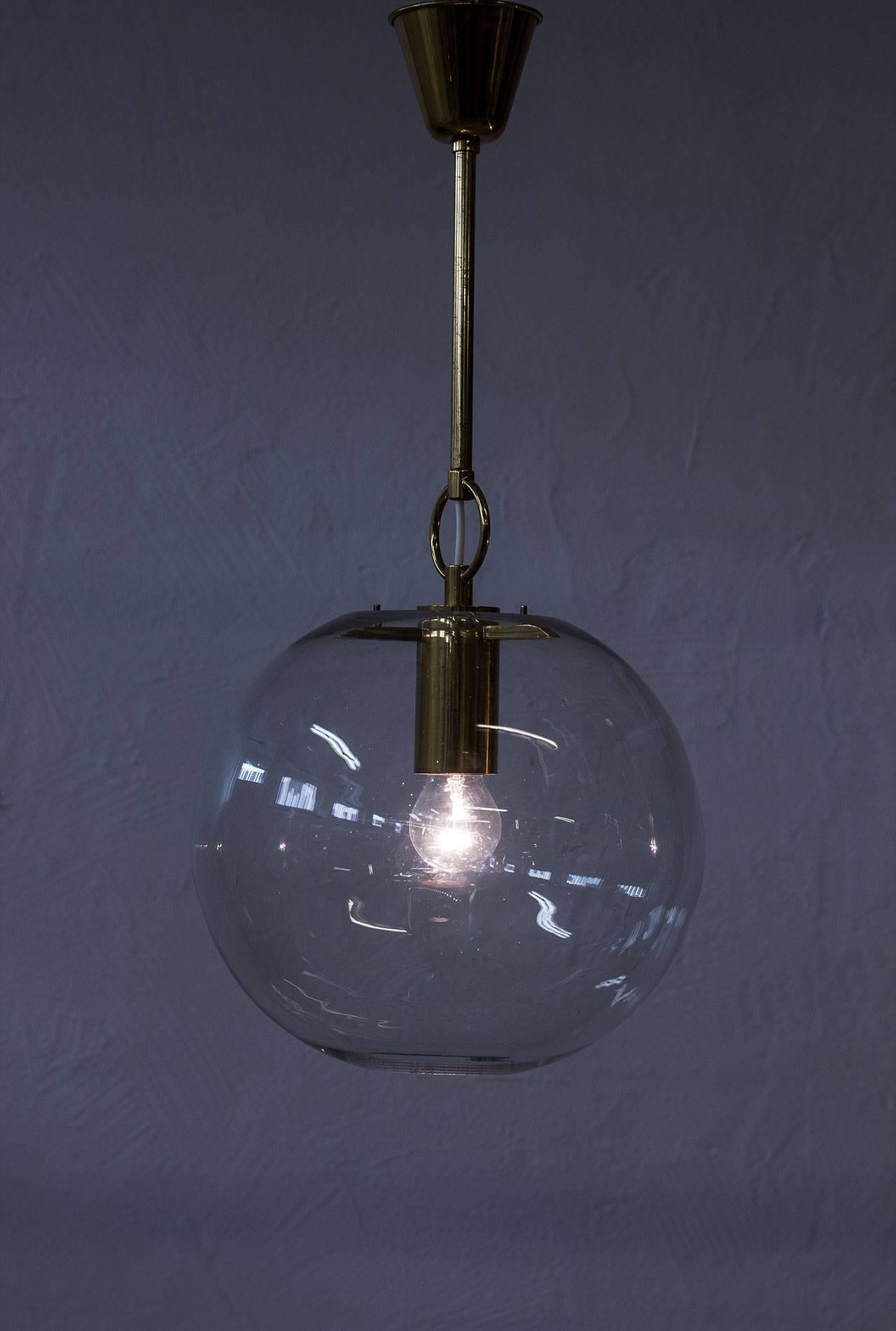 Scandinavian Modern Pair of Glass & Brass Pendant Lamps by Hans-Agne Jakobsson 4