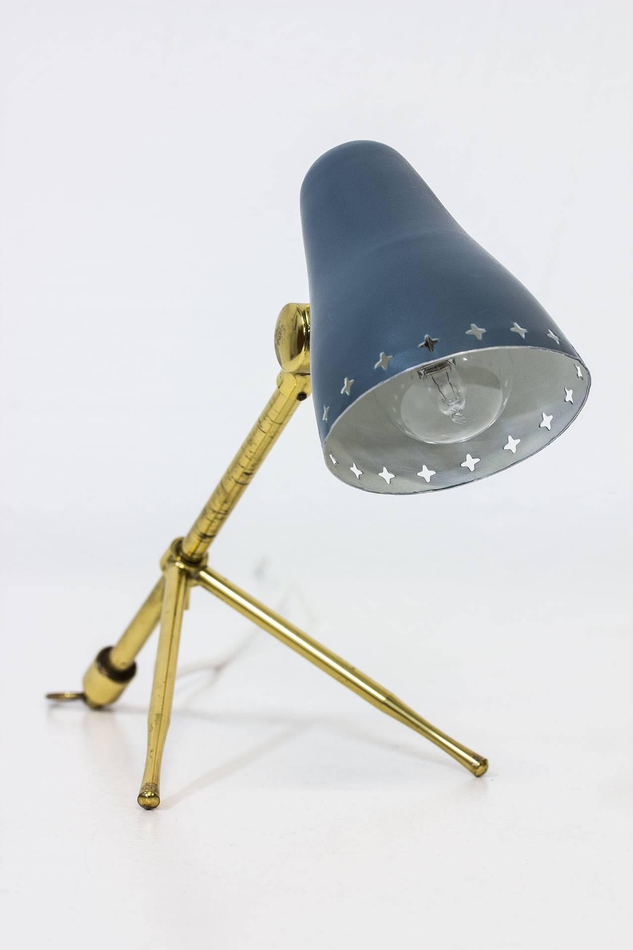 Mid-20th Century Mid-Century Modern Cocotte Desk Lamp in Brass and Metal, Sweden