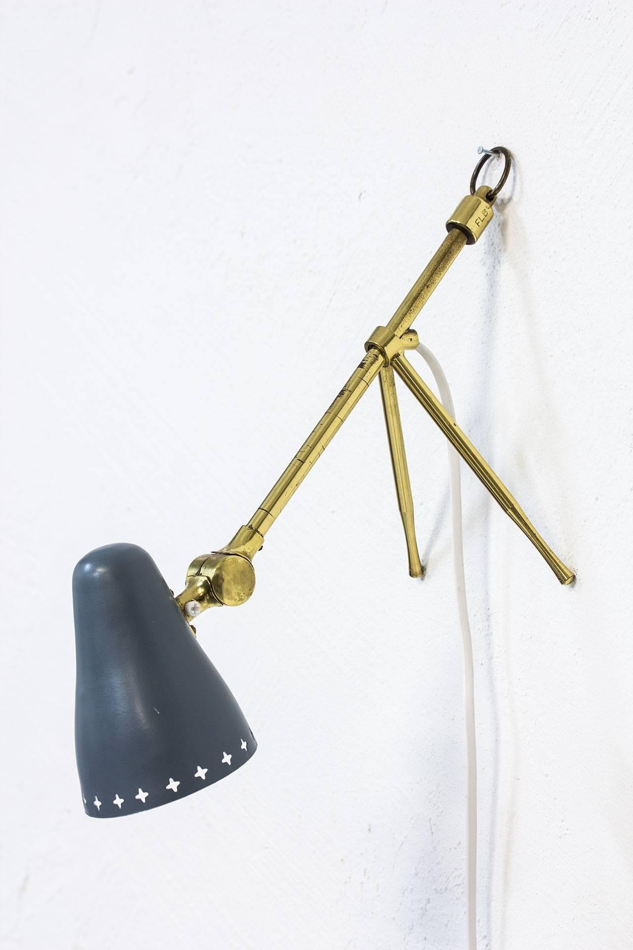 Swedish Mid-Century Modern Cocotte Desk Lamp in Brass and Metal, Sweden