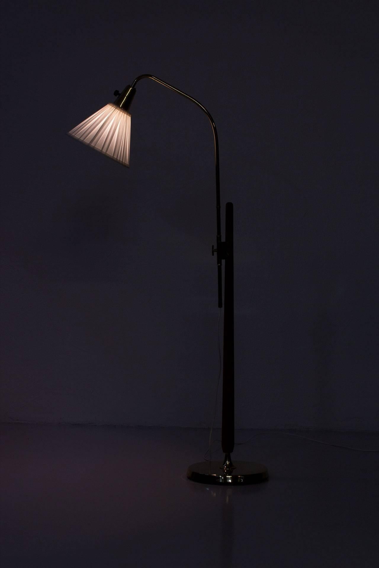 Rare Swedish Floor Lamp in Oak and Brass by Hans Bergström for ASEA, 1950s 4