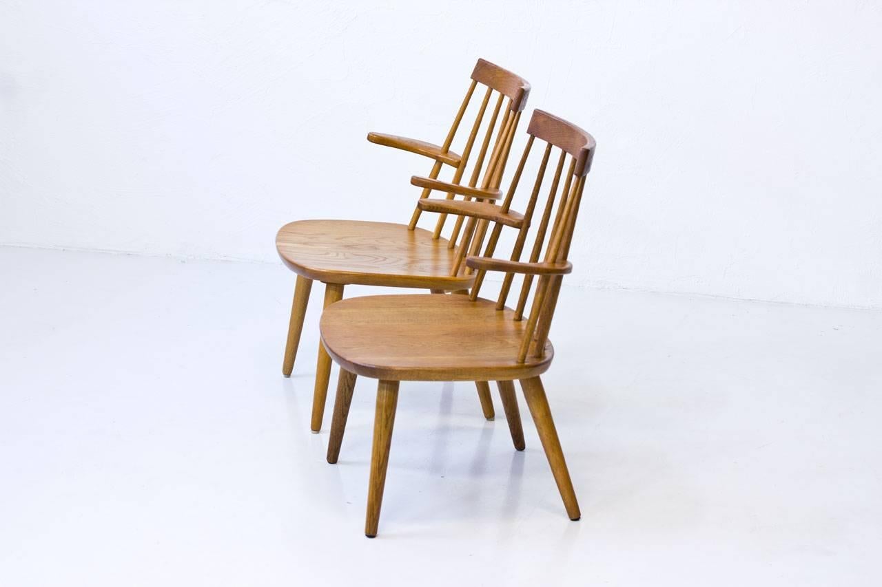 Pair of Scandinavian Modern Easy Chairs in Oak by Yngve Ekström, Sweden, 1960s In Good Condition In Stockholm, SE