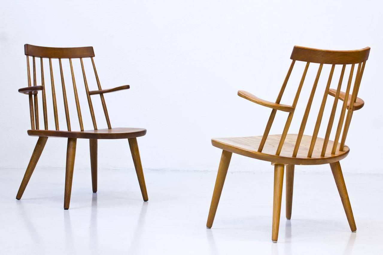 Mid-20th Century Pair of Scandinavian Modern Easy Chairs in Oak by Yngve Ekström, Sweden, 1960s