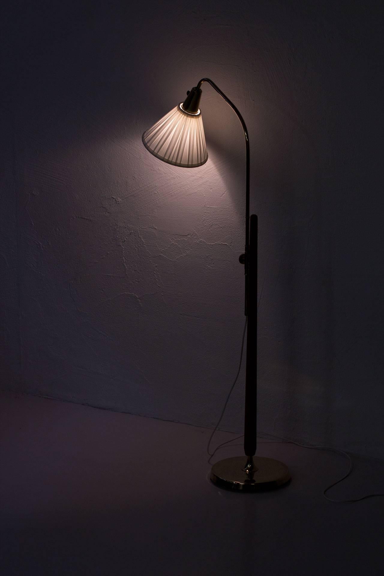 Rare Swedish Floor Lamp in Oak and Brass by Hans Bergström for ASEA, 1950s 5