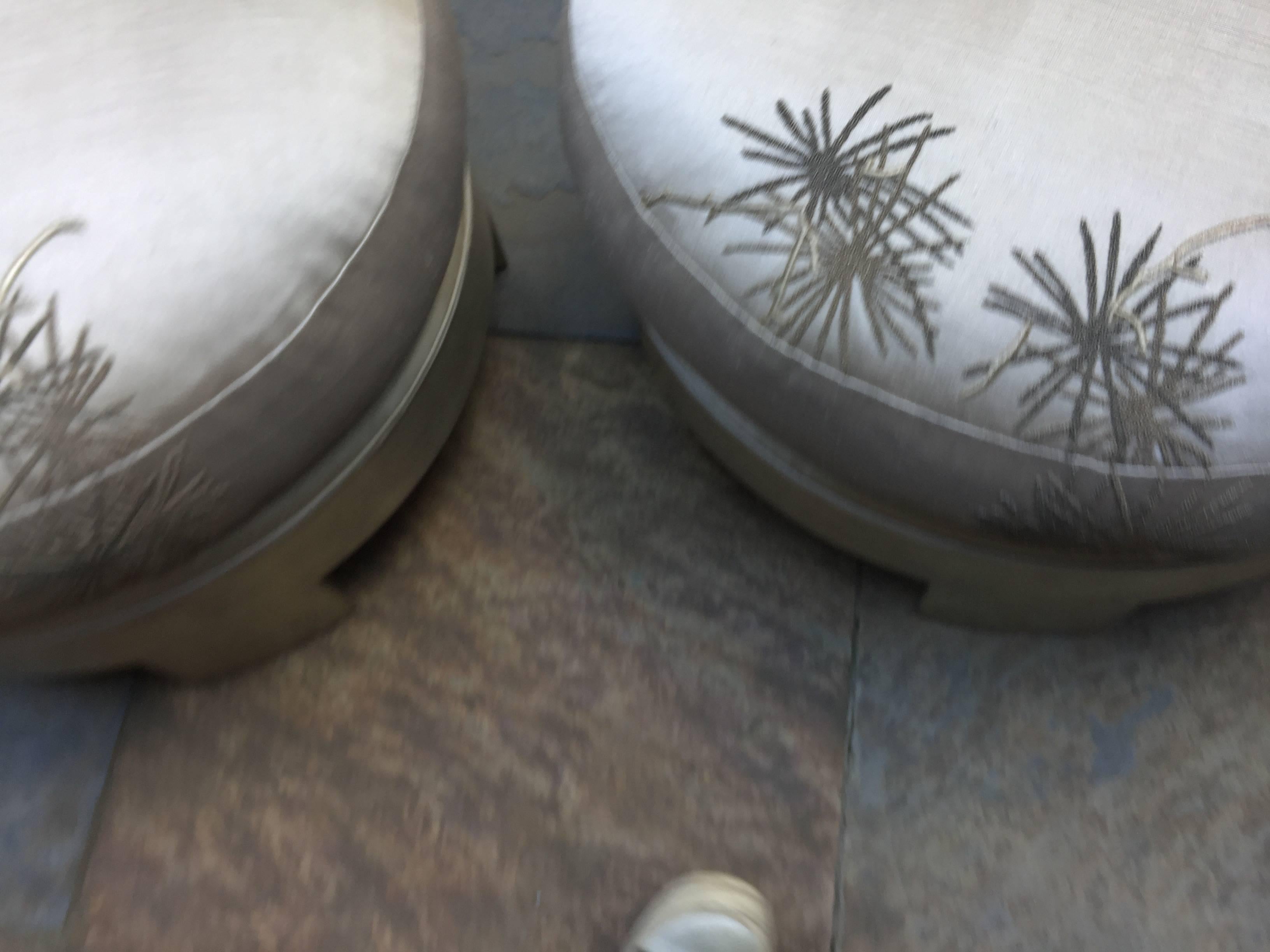 English Pair of Stools Floral Contemporary Hand Embroidered White Gold Gilded Wood Base For Sale