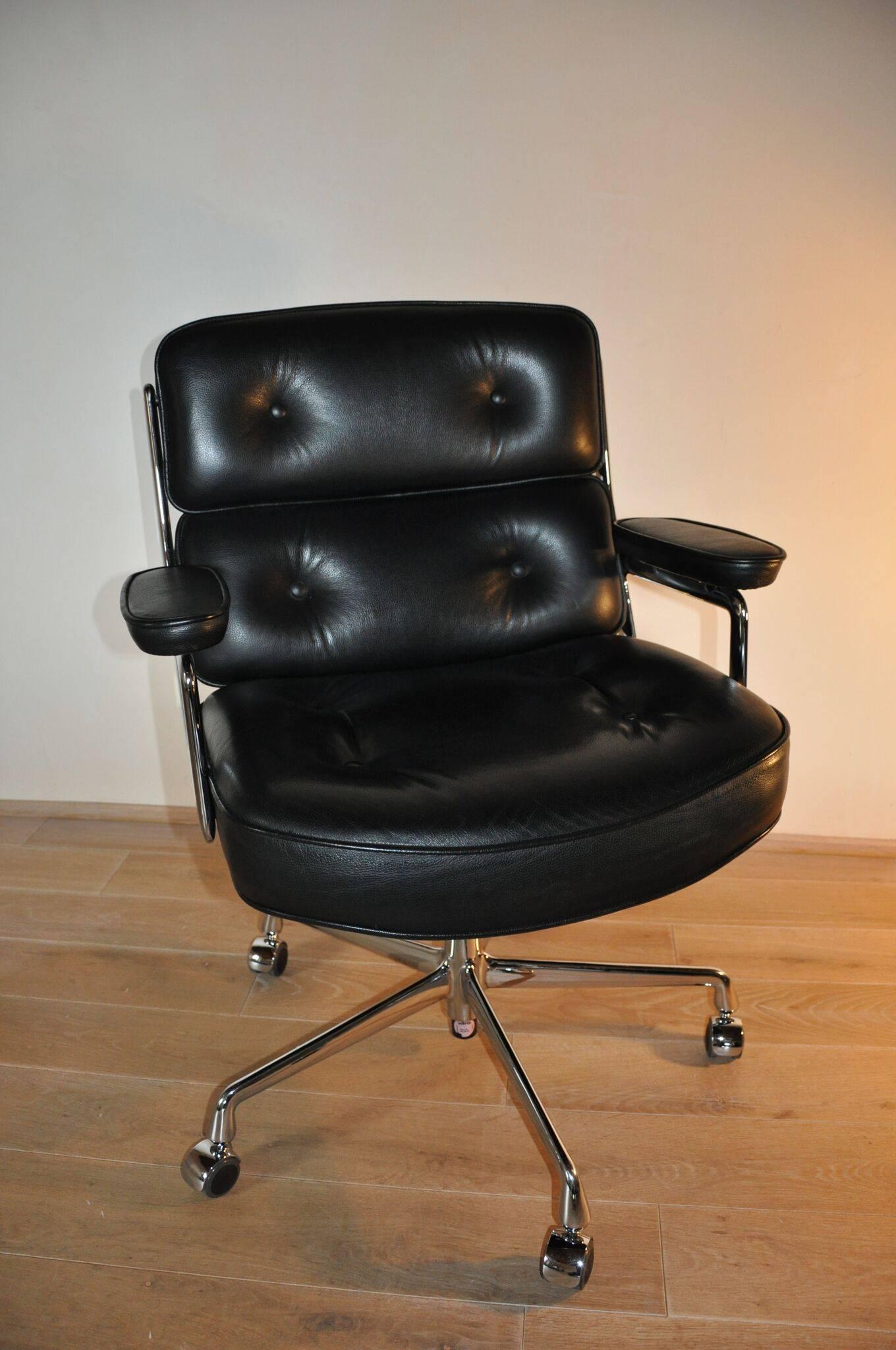 es104 chair