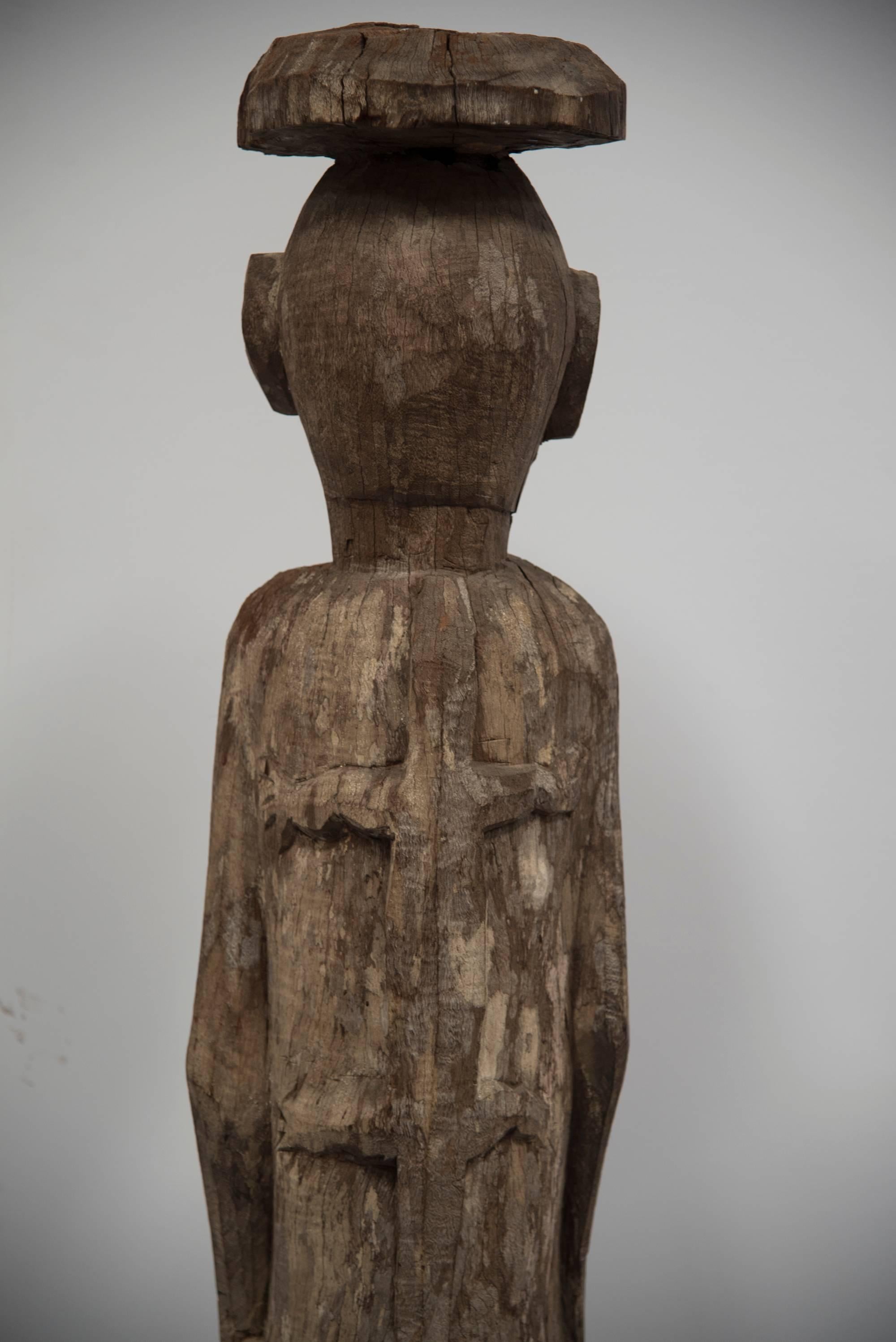 Malaysian Hampadong - Kalimantan Tribal Art Carved Figure - Maile with Child For Sale