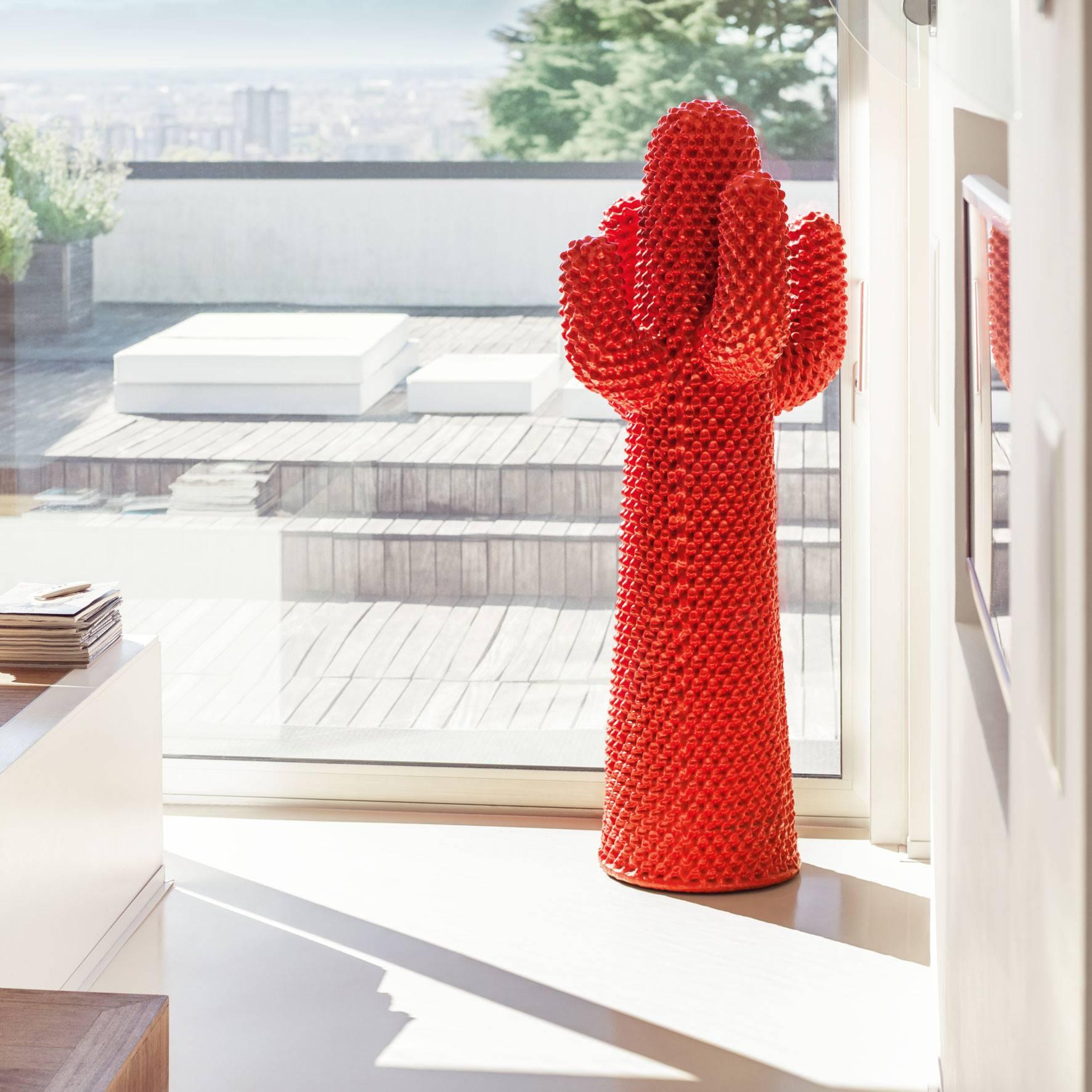 Designed in 1972 by Guido Drocco and Franco Mello, the 'Cactus' coat hanger is one of Design's most iconic and precious items. In 2010, Gufram presented two limited editions, the 'Rossocactus' in red and the 'Nerocactus' in black, both limited to