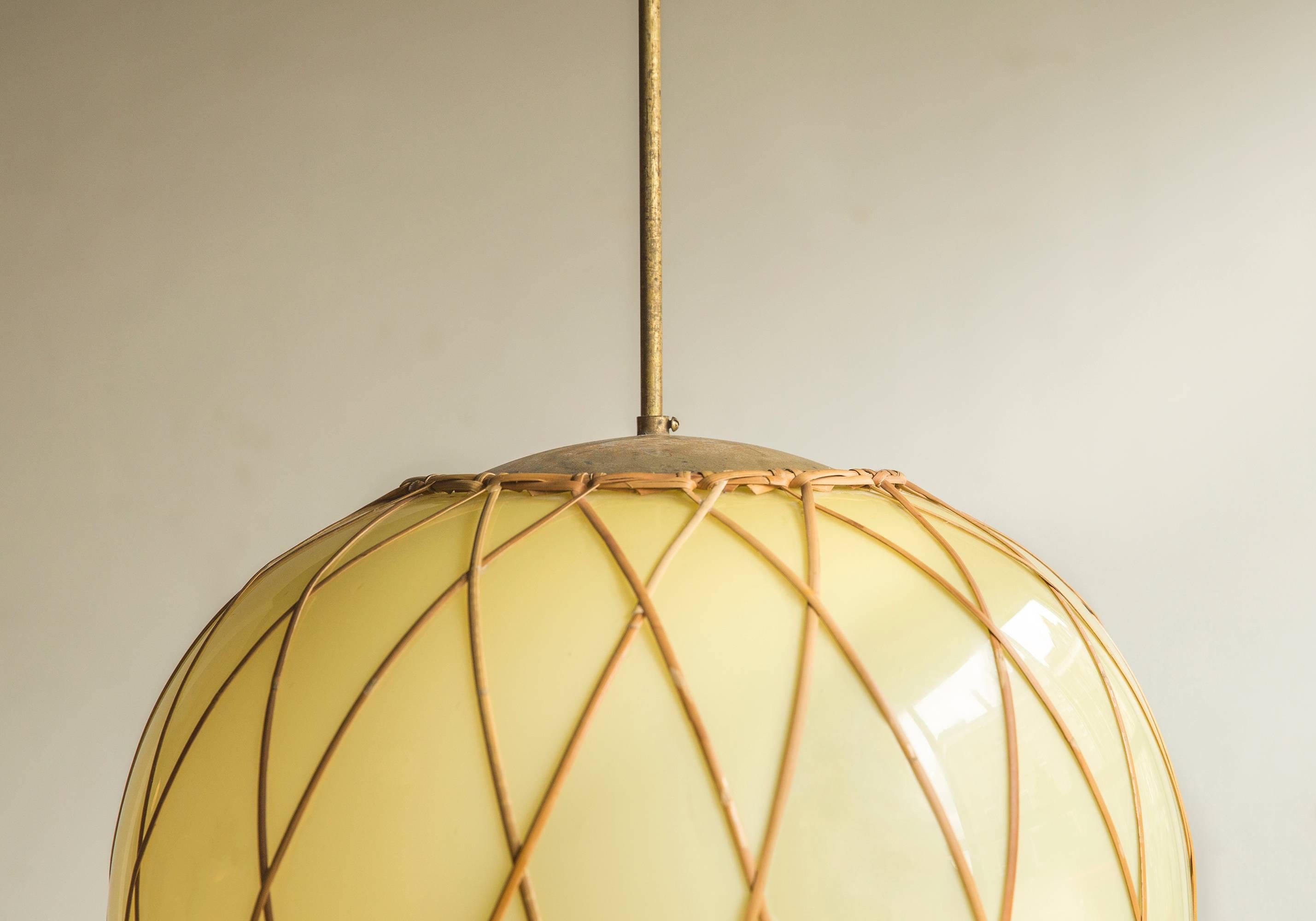 Large Swedish Pendant Globe Light with Cane Trellis Wrap In Excellent Condition In London, GB