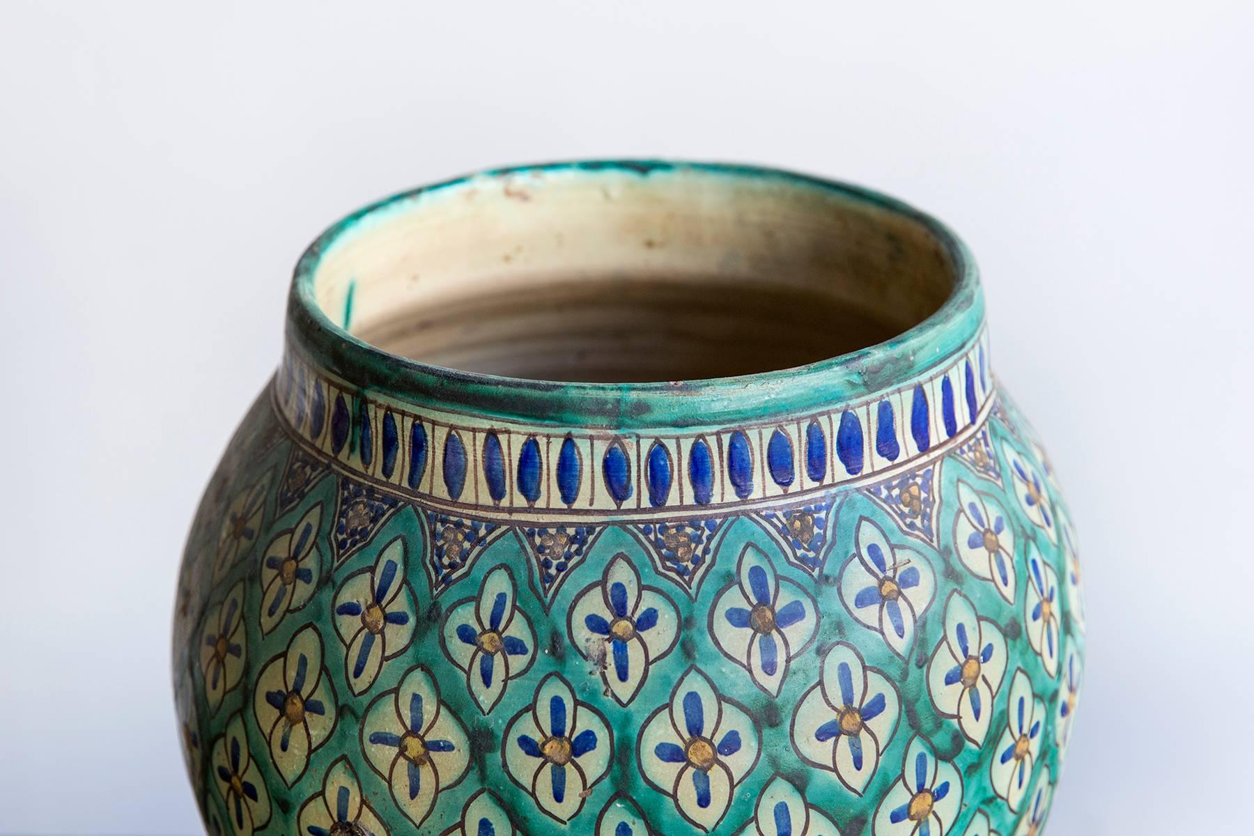 Hand-Painted Green 1930s Moroccan Vase In Excellent Condition For Sale In London, GB