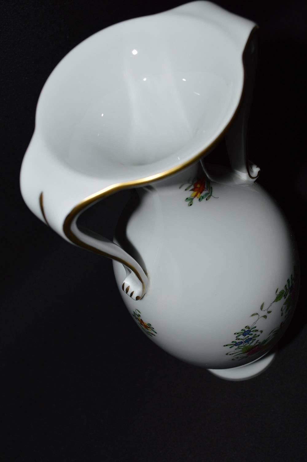 Herend Hungary Amphora Porcelain Vase Hand-Painted (Ungarisch) im Angebot
