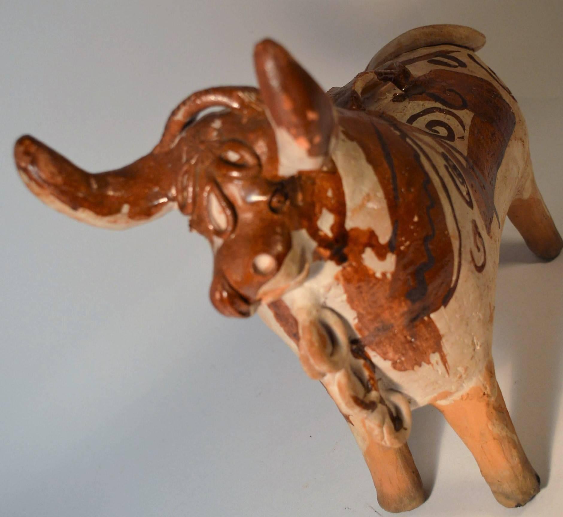 Antique Peru Clay Pucara Bull Vessel Jug, 1930 (Peruanisch) im Angebot