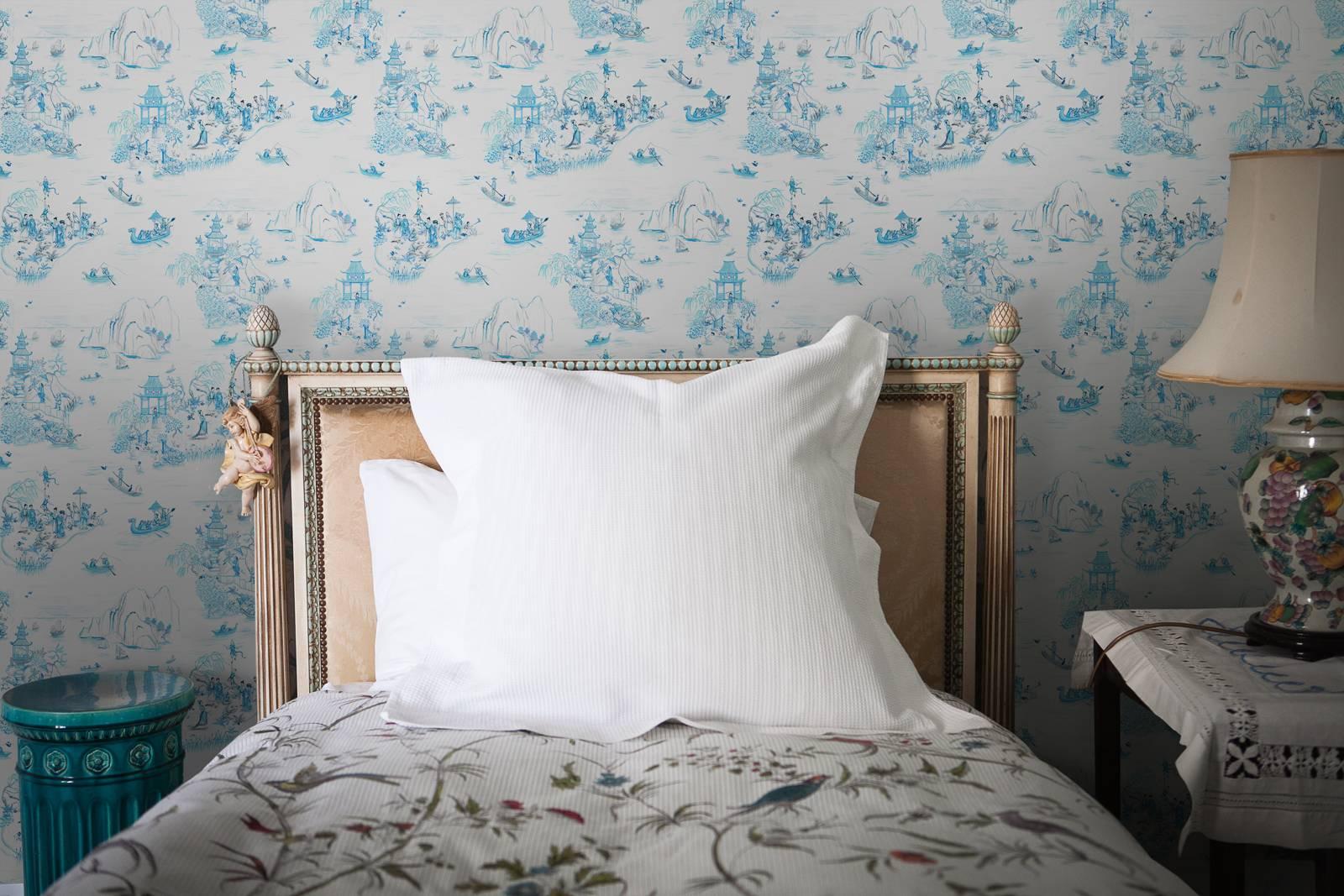 Courtesan Chinoisserie is created by Frederick Wimsett for Flat Space Design. 

This is from the Urban and Rural collection.

Available in three colours:
Design one - Marchesa Casati Courtesan Chinoisserie (blue)
Design two - Gold on white