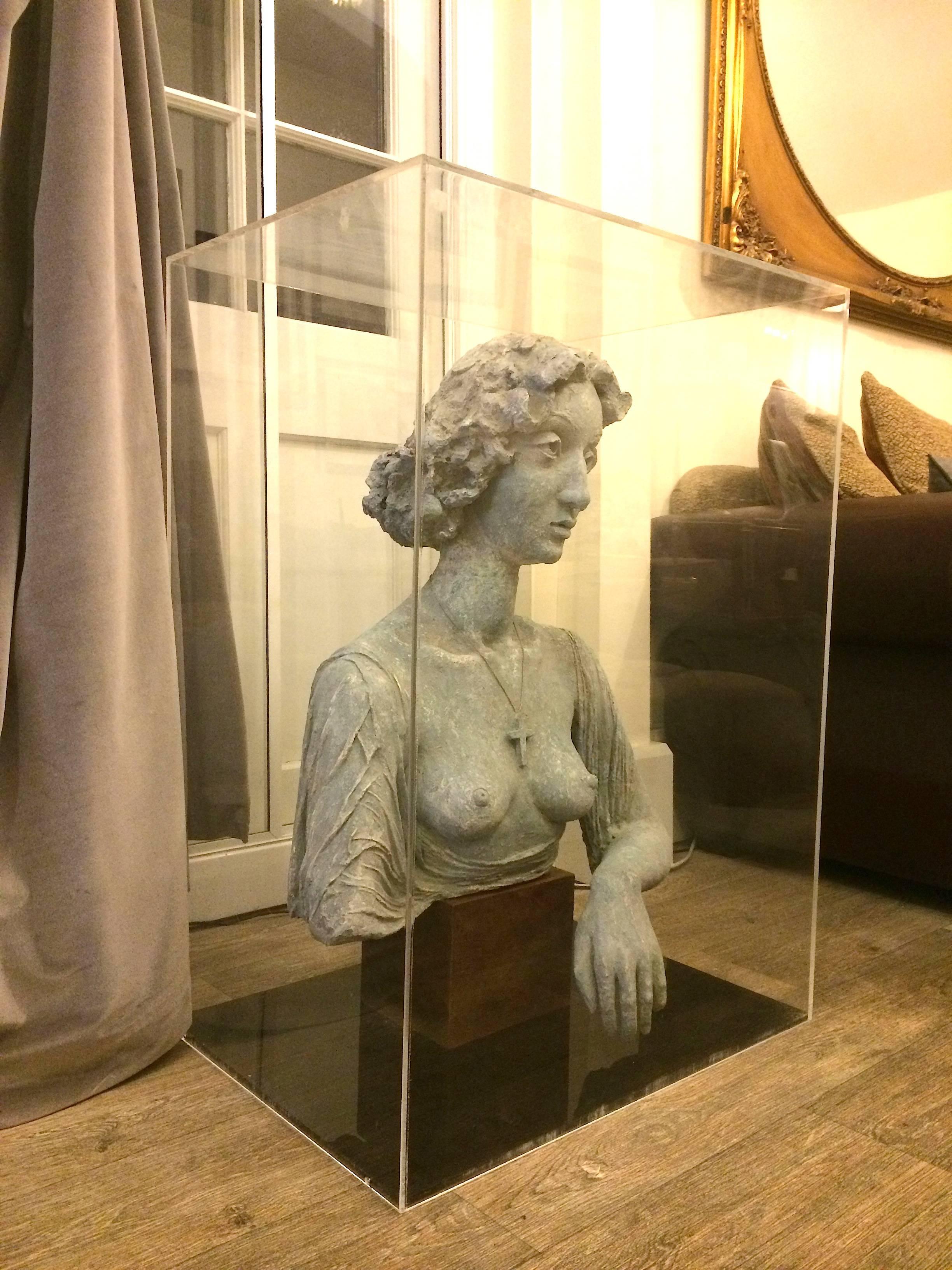 Early 20th Century Bust of Young Lady In Excellent Condition For Sale In Tetsworth, GB