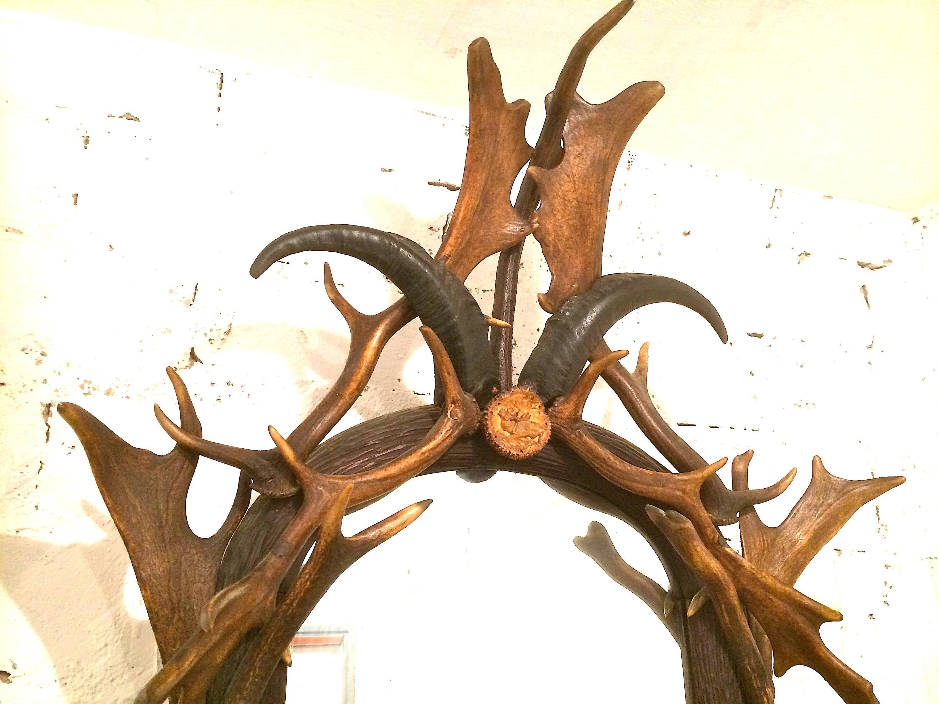 19th Century Black Forest Antlers Mirror In Excellent Condition For Sale In Tetsworth, GB