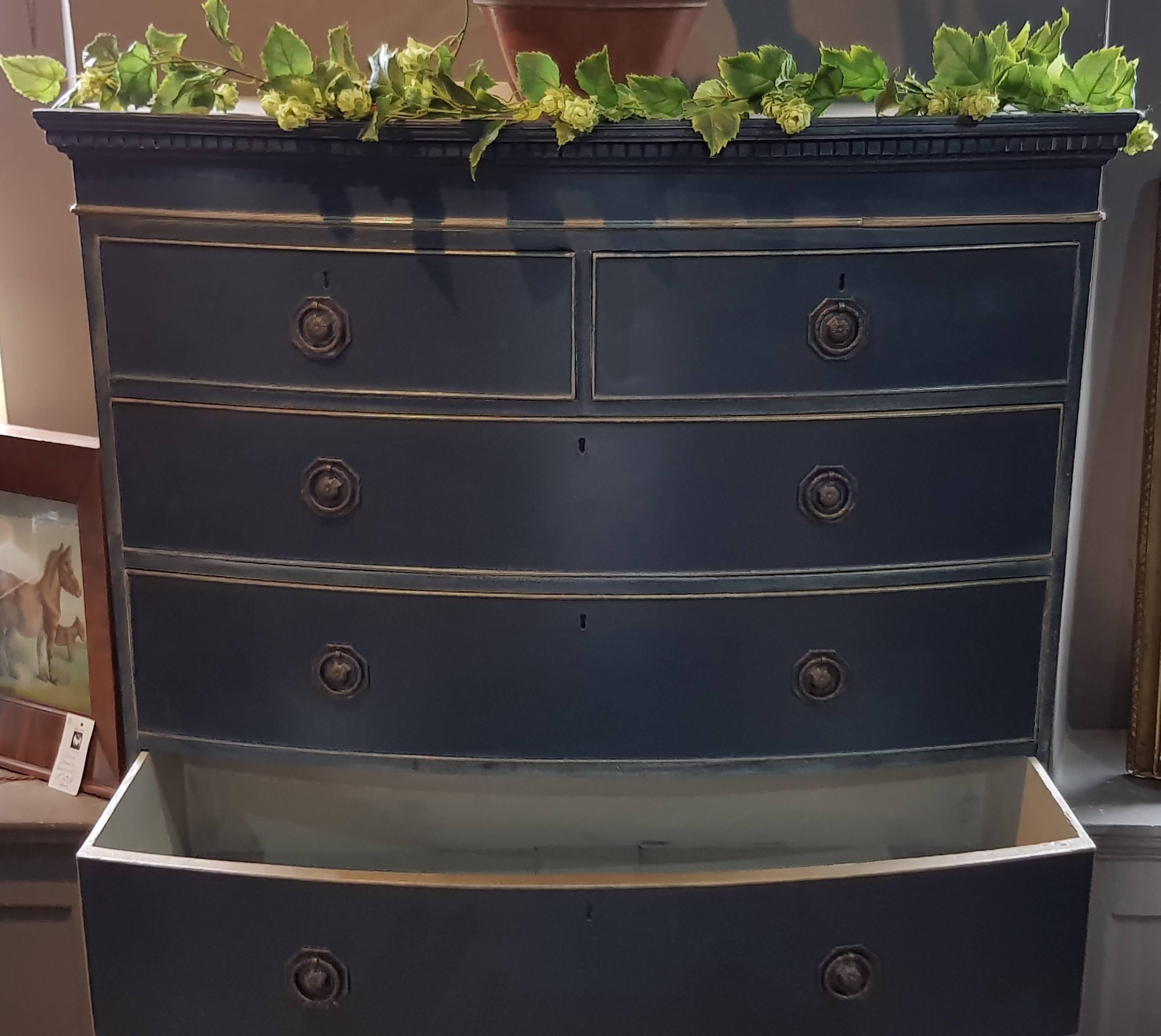 Georgian Painted and Distressed Bow Fronted Chest on Chest In Excellent Condition In Tetsworth, GB