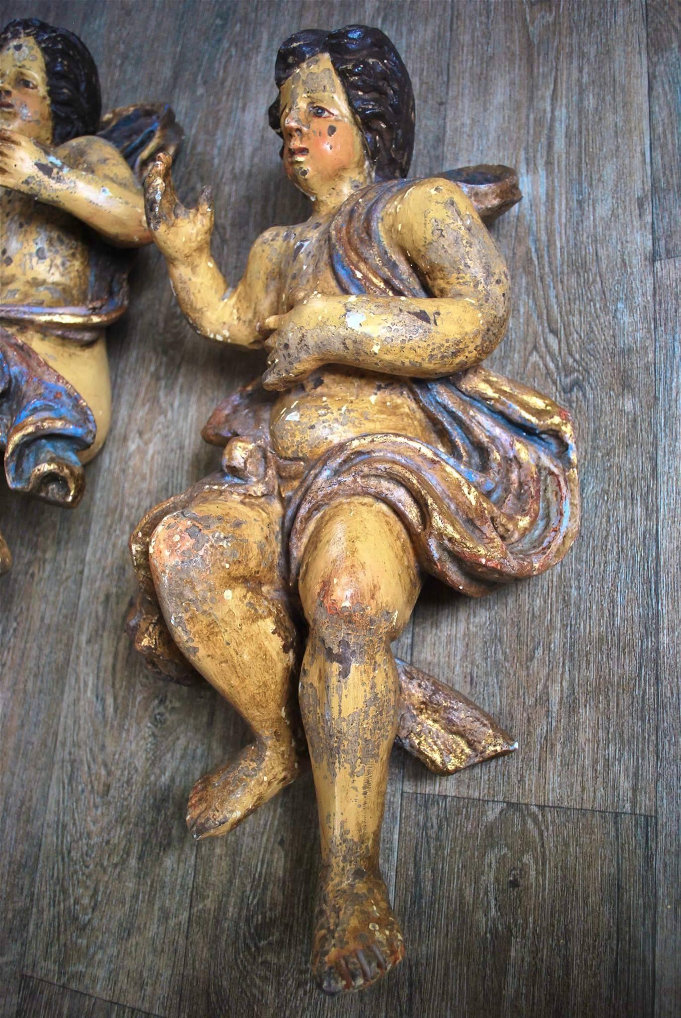 Large pair of 17th Century Polychromed Carved Wood Cherubs For Sale 3