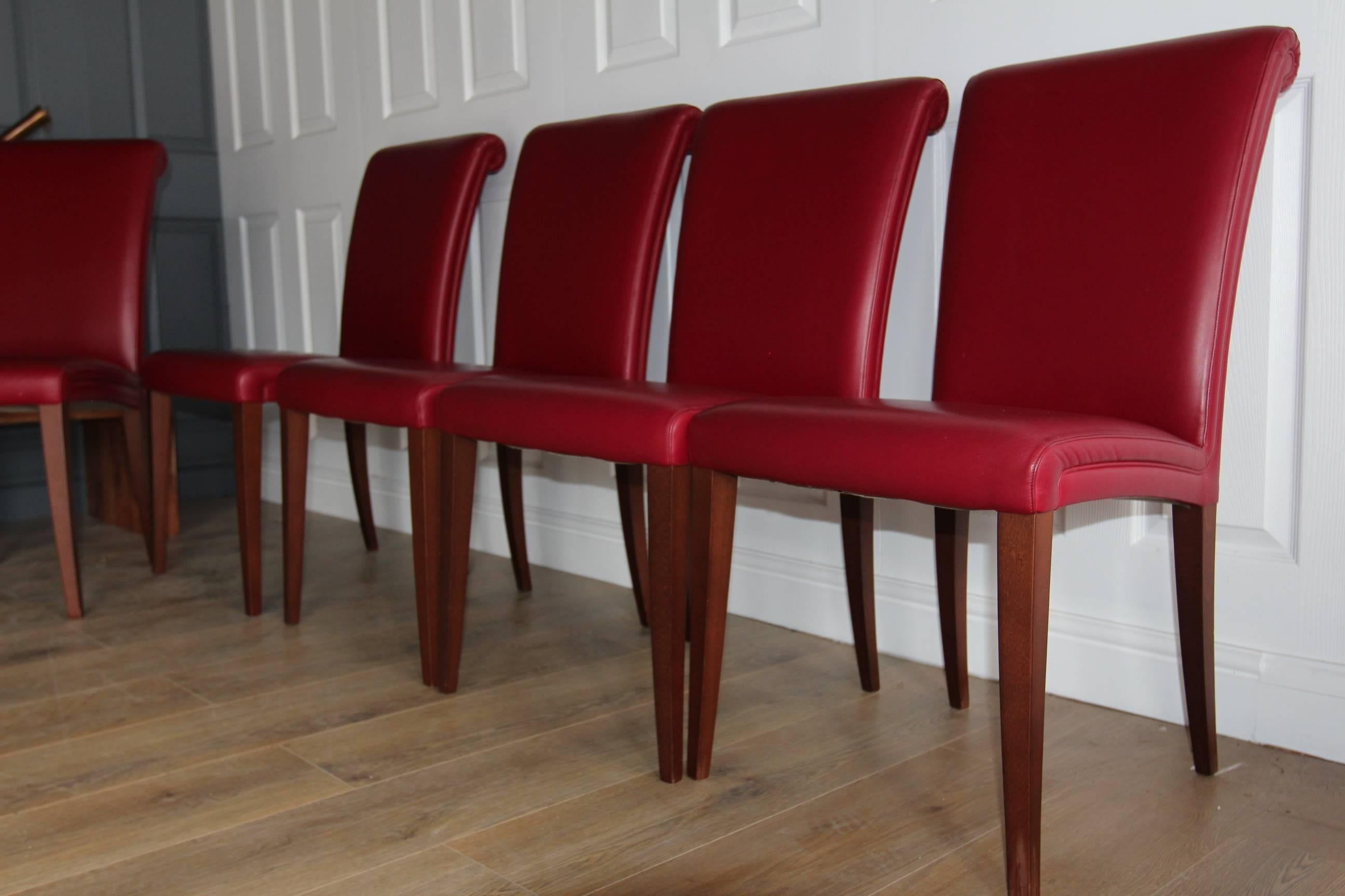 Italian Poltrona Frau ‘Vittoria’ Set of Eight Dining Chairs in Claret Leather For Sale