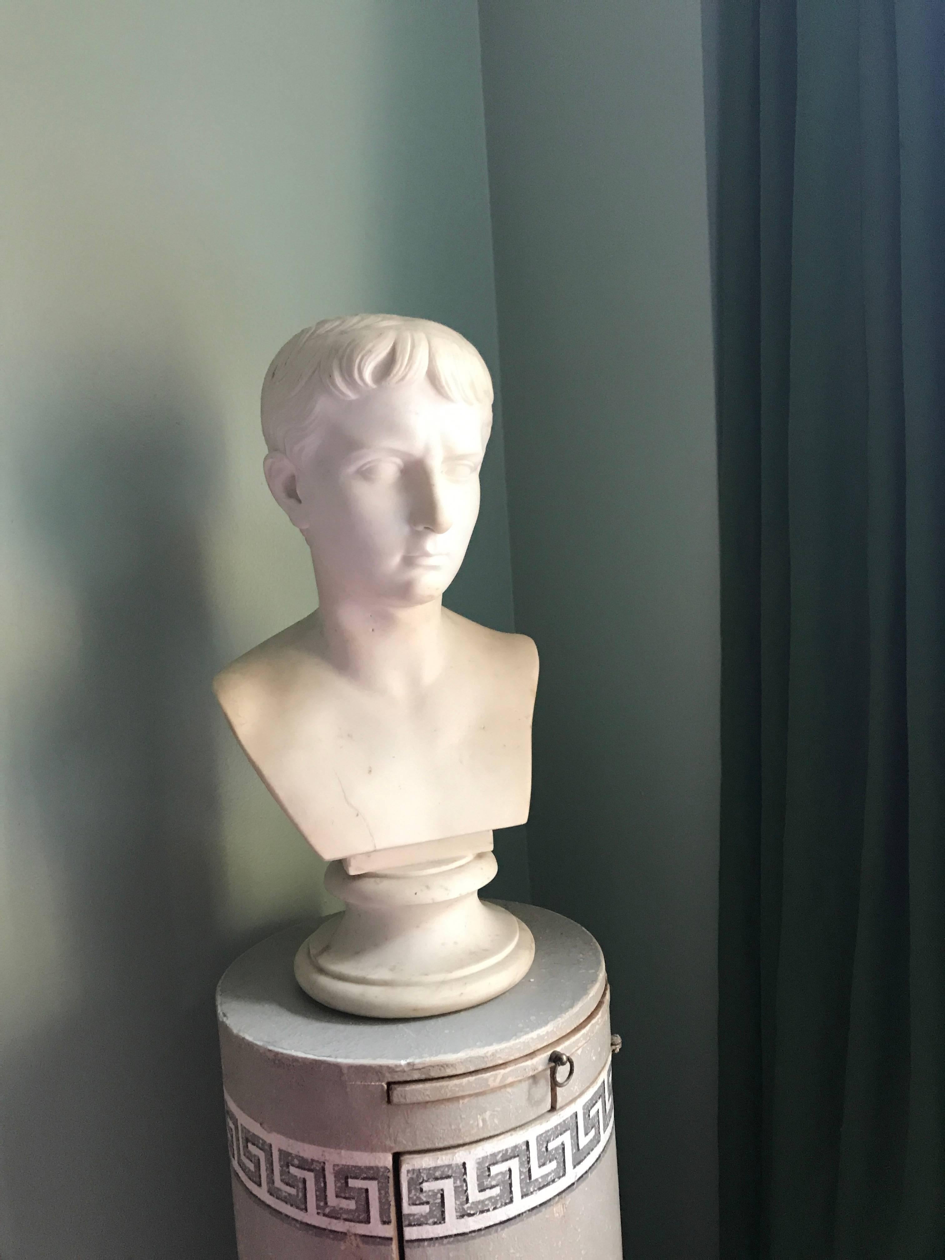 Beautiful marble bust, ideal size, with simple lines and a strong presence that will add depth and charm to any space. (After Antonio Canova, the renowned artist, considered the greatest Neoclassical sculptor of his time; 1757-1822).