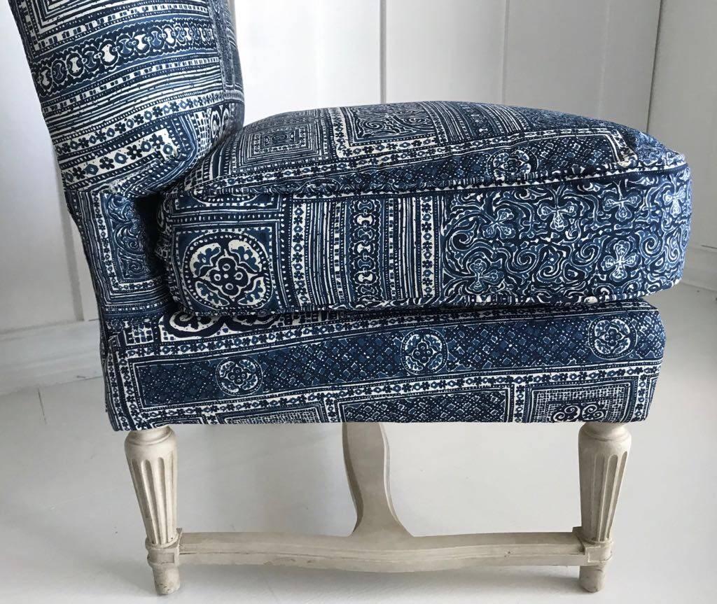 Beautiful Slipper Chair, Upholstered in Ralph Lauren Paisley Frabic For Sale 2