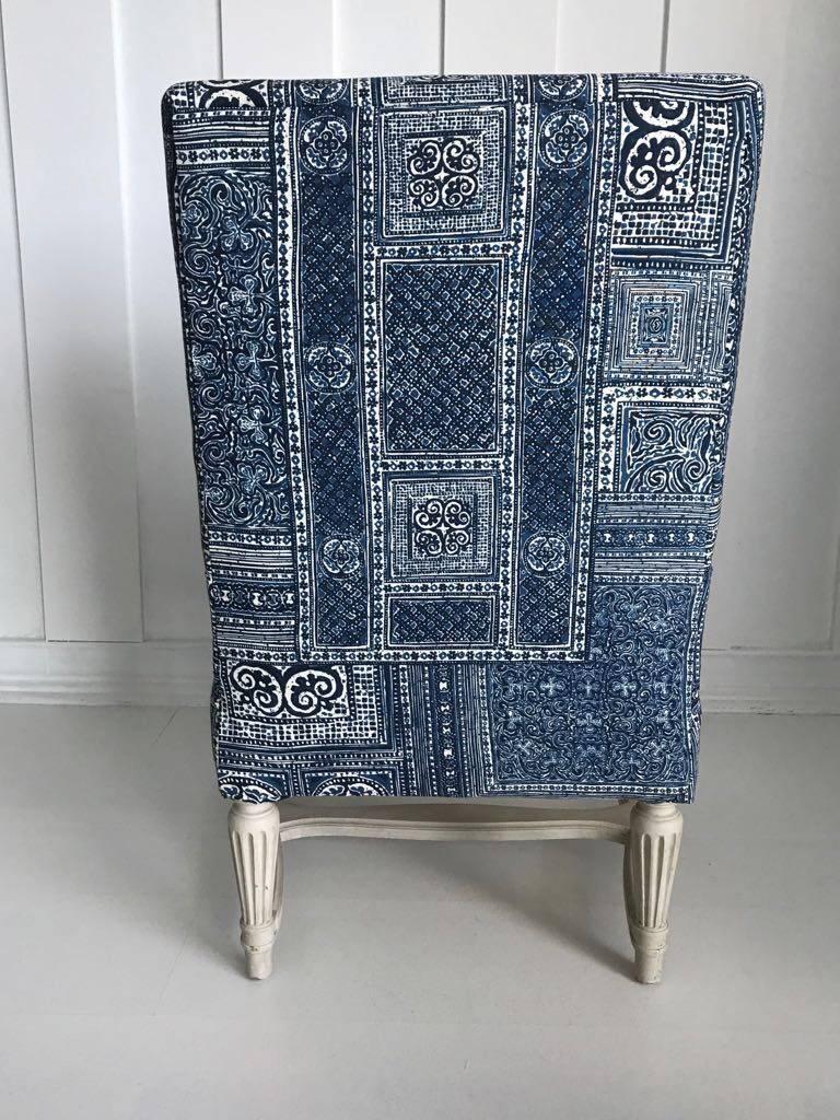 Beautiful Slipper Chair, Upholstered in Ralph Lauren Paisley Frabic For Sale 4