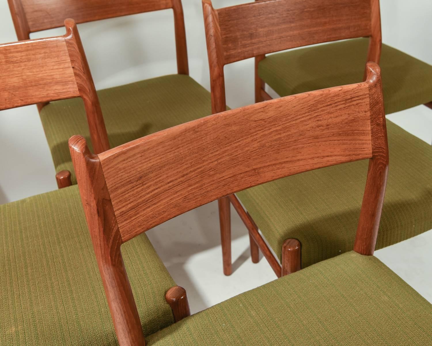 Set of Six Arne Vodder for Sibast Furniture #418 Teak Dining Chairs In Excellent Condition In Norwalk, CT