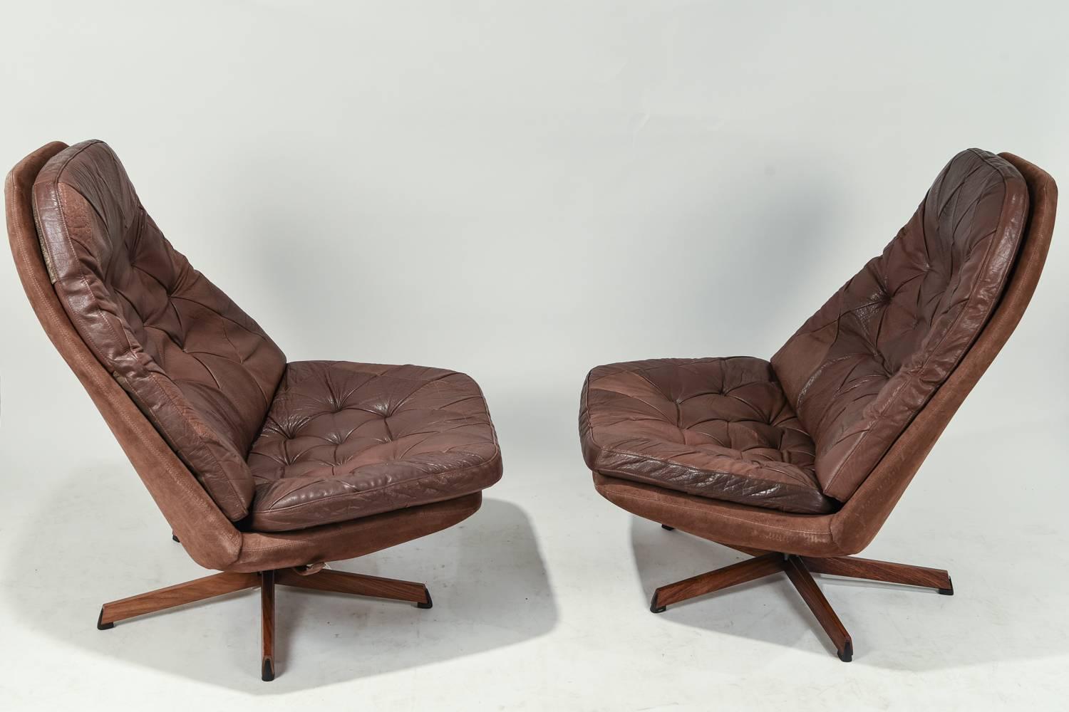 Pair of Madsen and Schubel Model Ms68 Leather Swivel High Back Lounge Chairs In Excellent Condition In Norwalk, CT