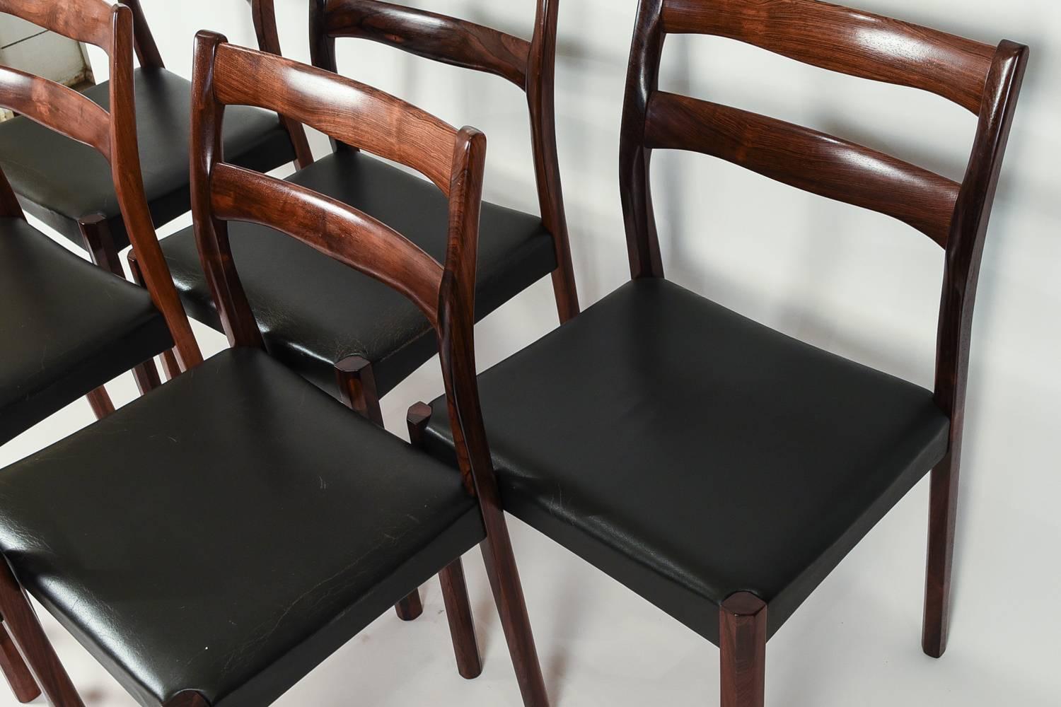 Set of Six Ole Wanscher Style Rosewood and Black Leather Side Chairs In Excellent Condition In Norwalk, CT