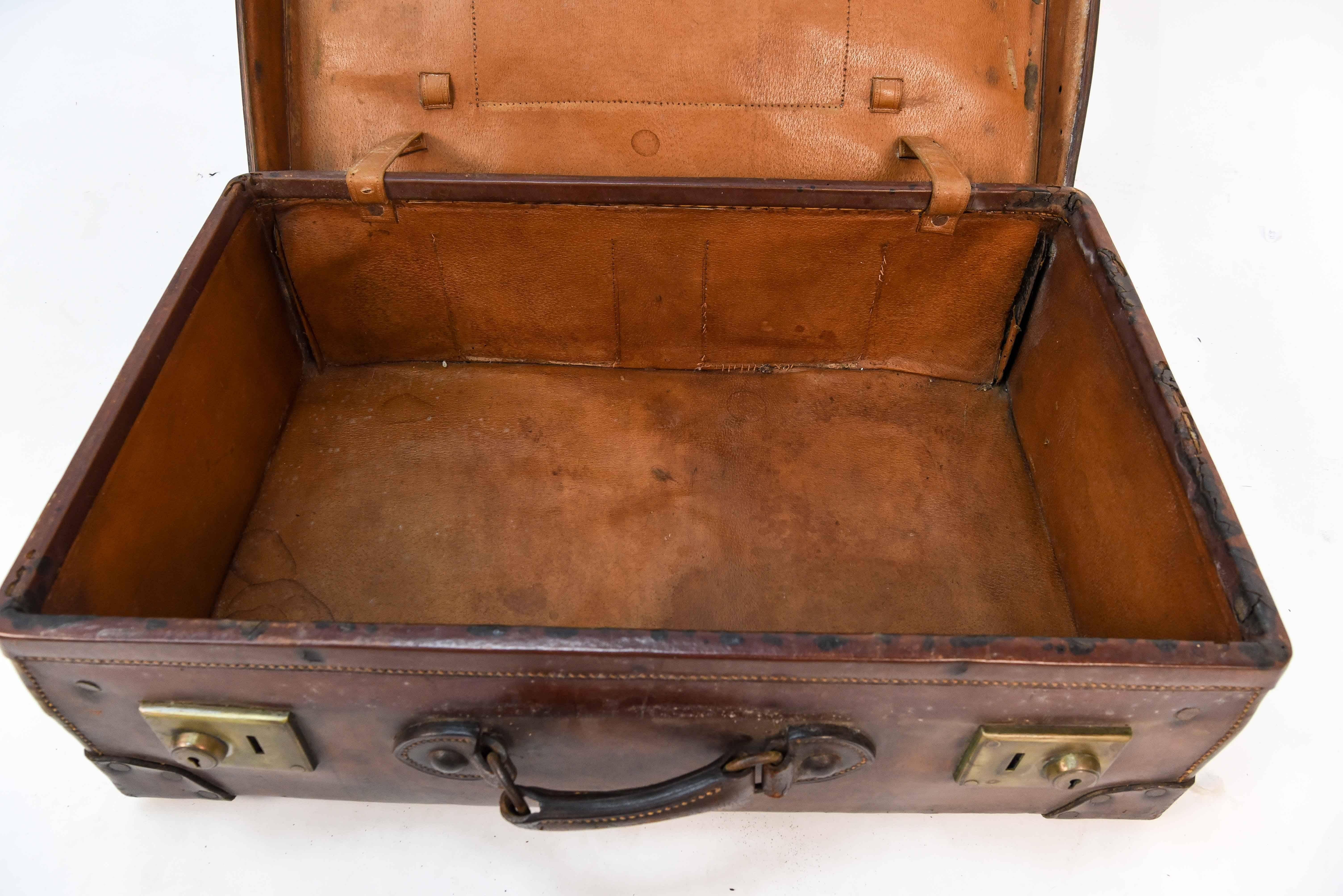 A.J. Saville Bombay Leather Luggage Suitcase In Good Condition In Norwalk, CT