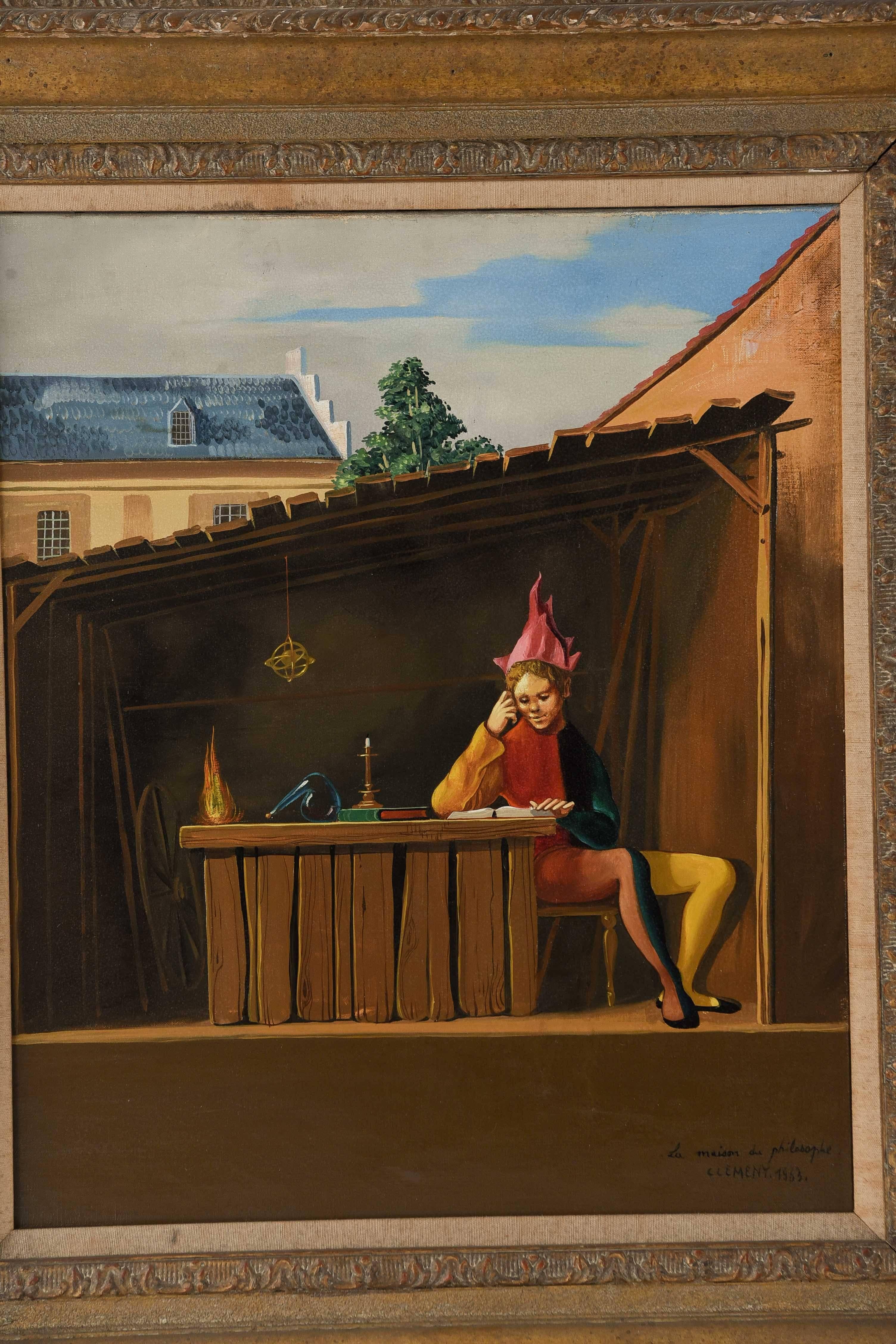 Peinture surréaliste de l'artiste français classé Jean Pierre Clément représentant un personnage masculin portant des vêtements de bouffon et une coiffe rouge clair. Il semble lire à l'intérieur d'un petit abri couvert, près d'une bougie
