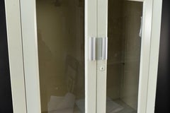 Industrieller medizinischer Schrank aus den 1960er Jahren