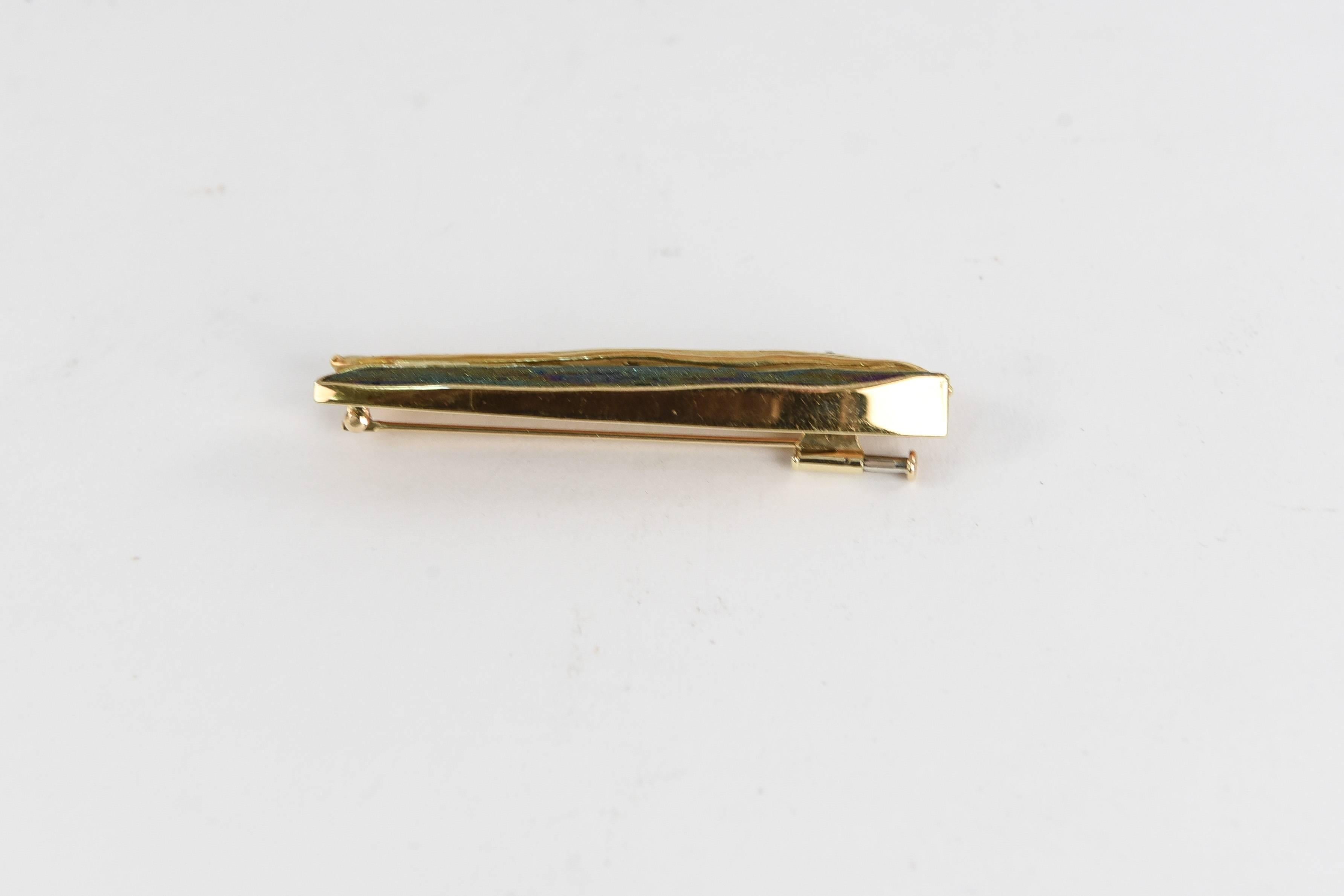 Brutalistische Anstecknadel aus 18 Karat Gold und Druzy Quarz mit abstraktem Design im Zustand „Hervorragend“ im Angebot in Norwalk, CT