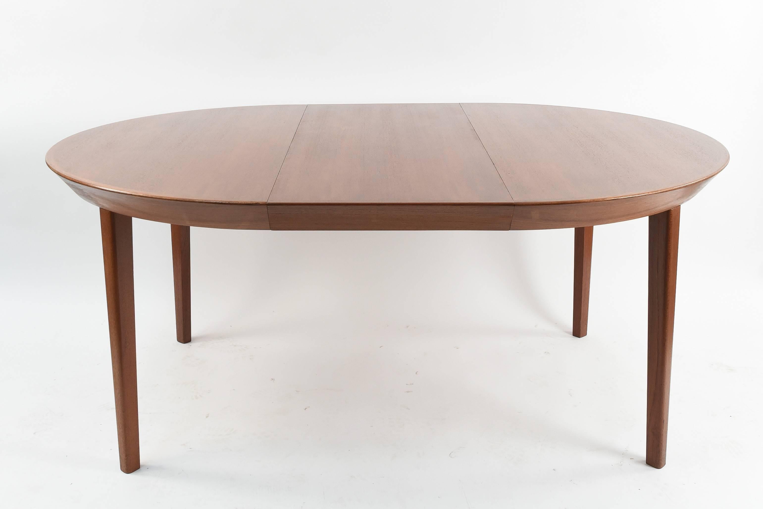 Round Midcentury Dining Table in Teak by Ole Hald for Gudme Møbelfabrik 3