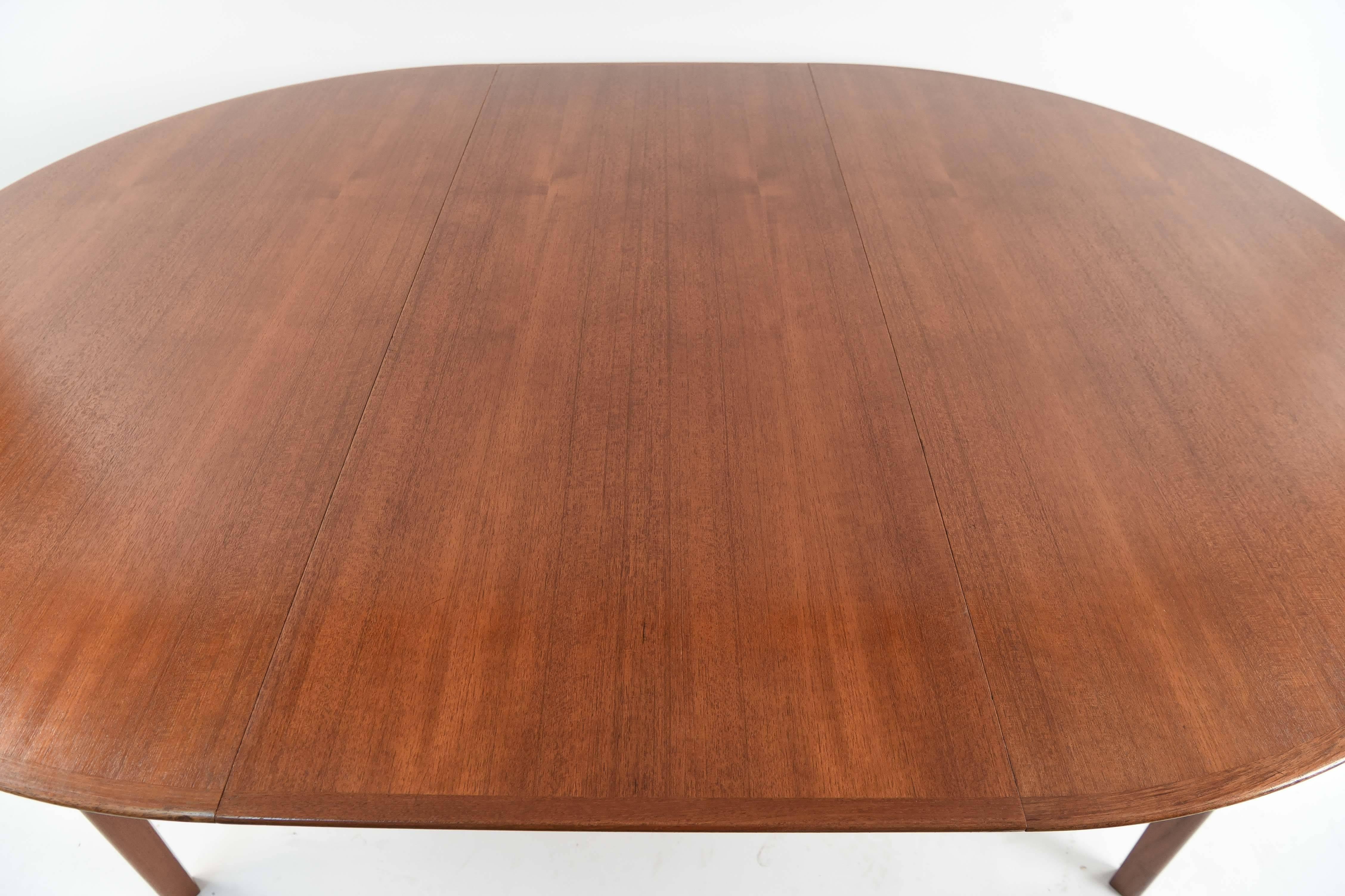 Round Midcentury Dining Table in Teak by Ole Hald for Gudme Møbelfabrik 4