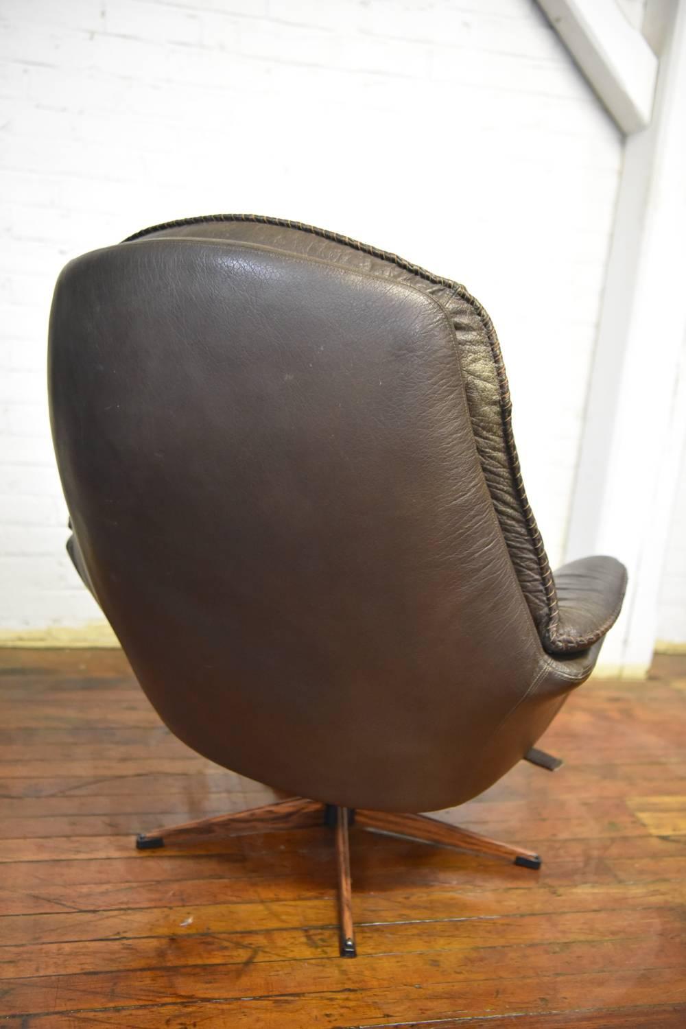 Mid-Century Leather Lounge Chair by H.W. Klein 2