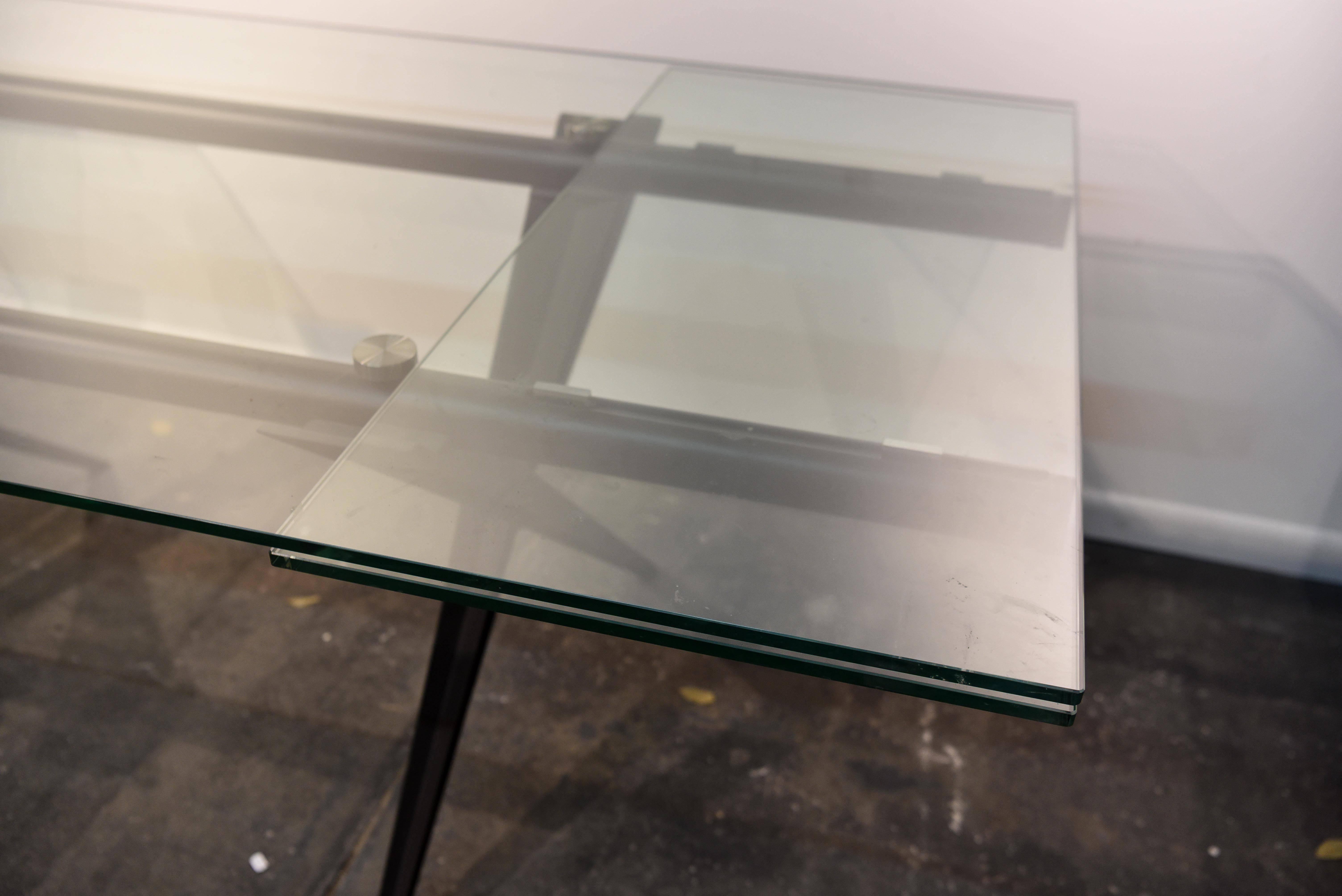 Modern Maurice Villency Glass Extension Dining Table In Excellent Condition In Norwalk, CT
