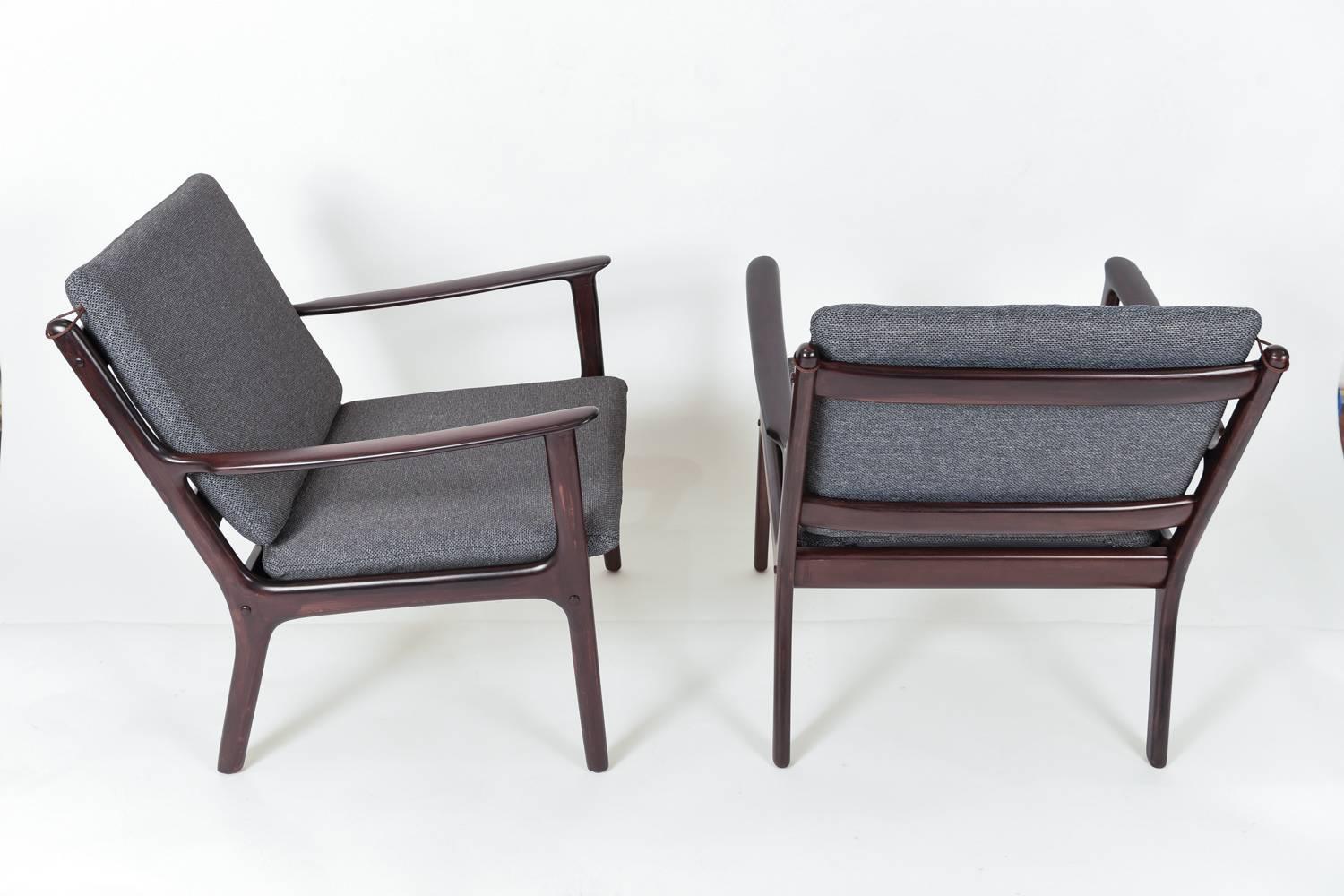 Mid-20th Century Pair of Ole Wanscher Easy Chairs Model Pj112 in Mahogany