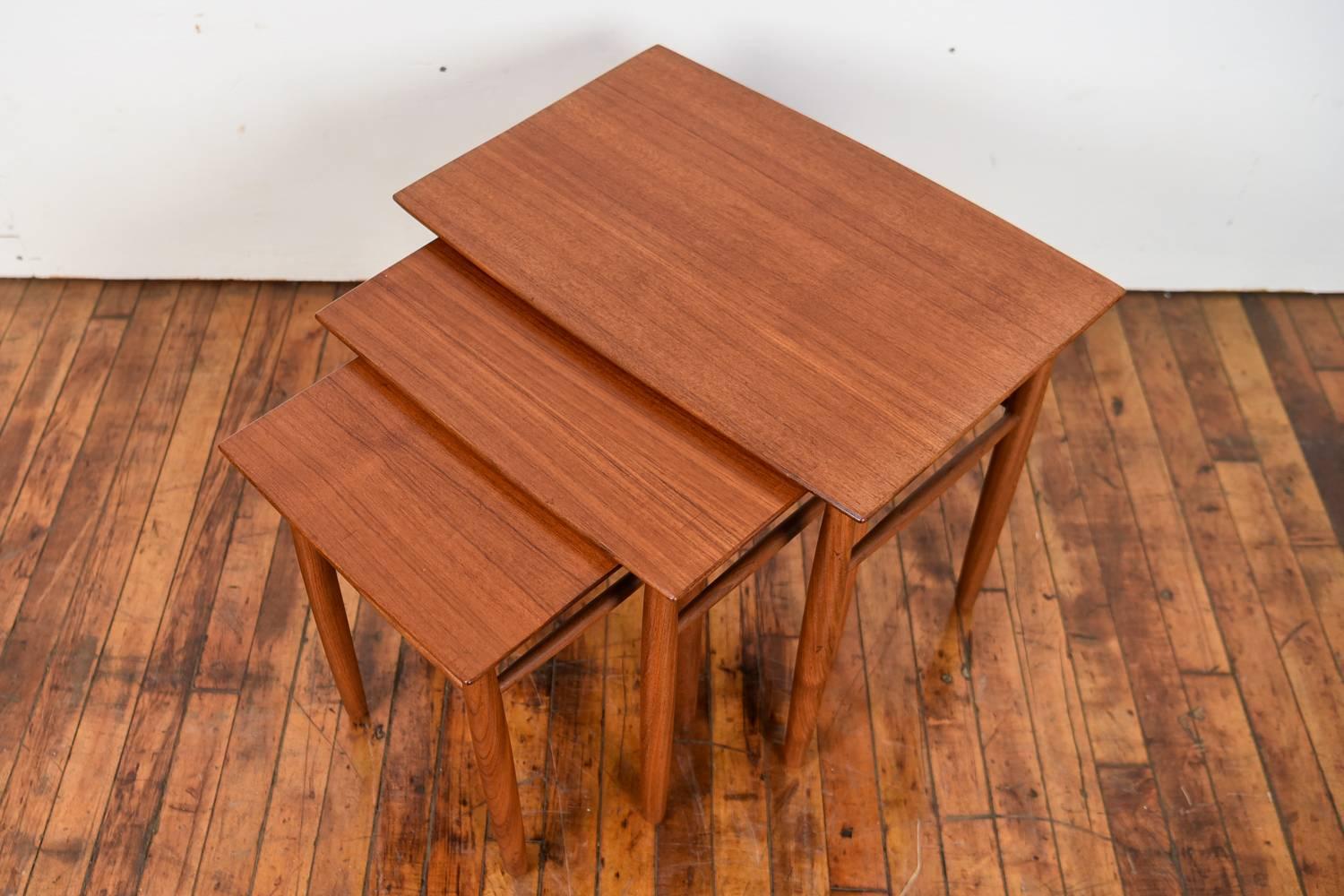 Set of Three Midcentury Danish Teak Nesting Tables In Excellent Condition In Norwalk, CT