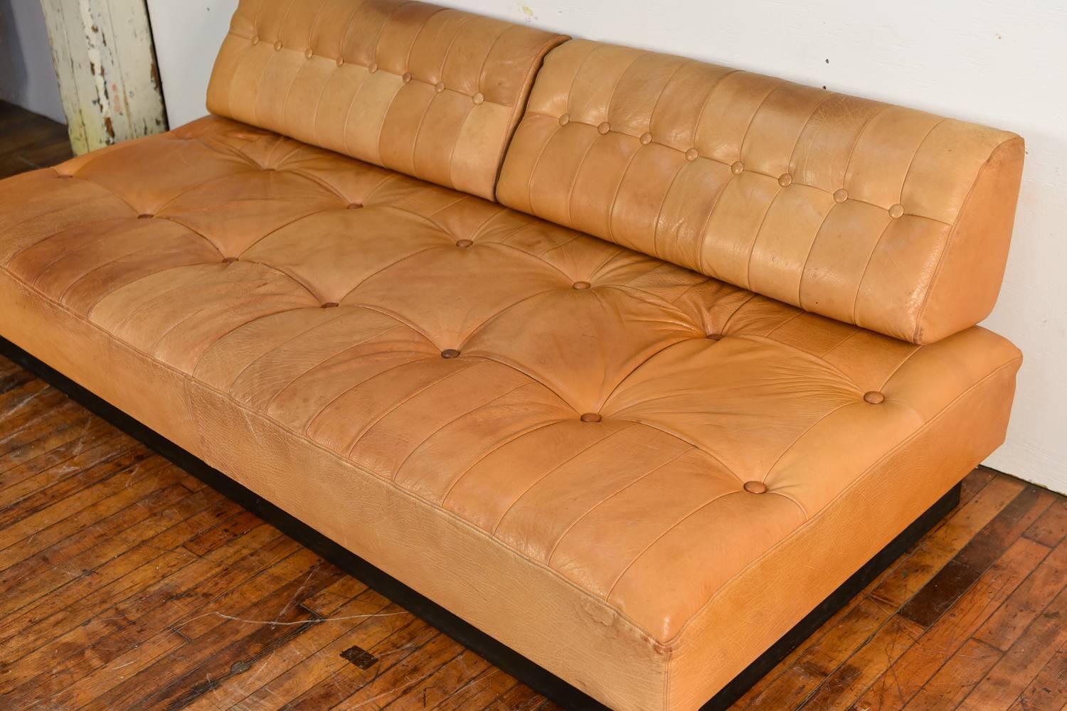 Danish Midcentury De Sede Style Butterscotch Colored Leather Sofa or Daybed In Excellent Condition In Norwalk, CT