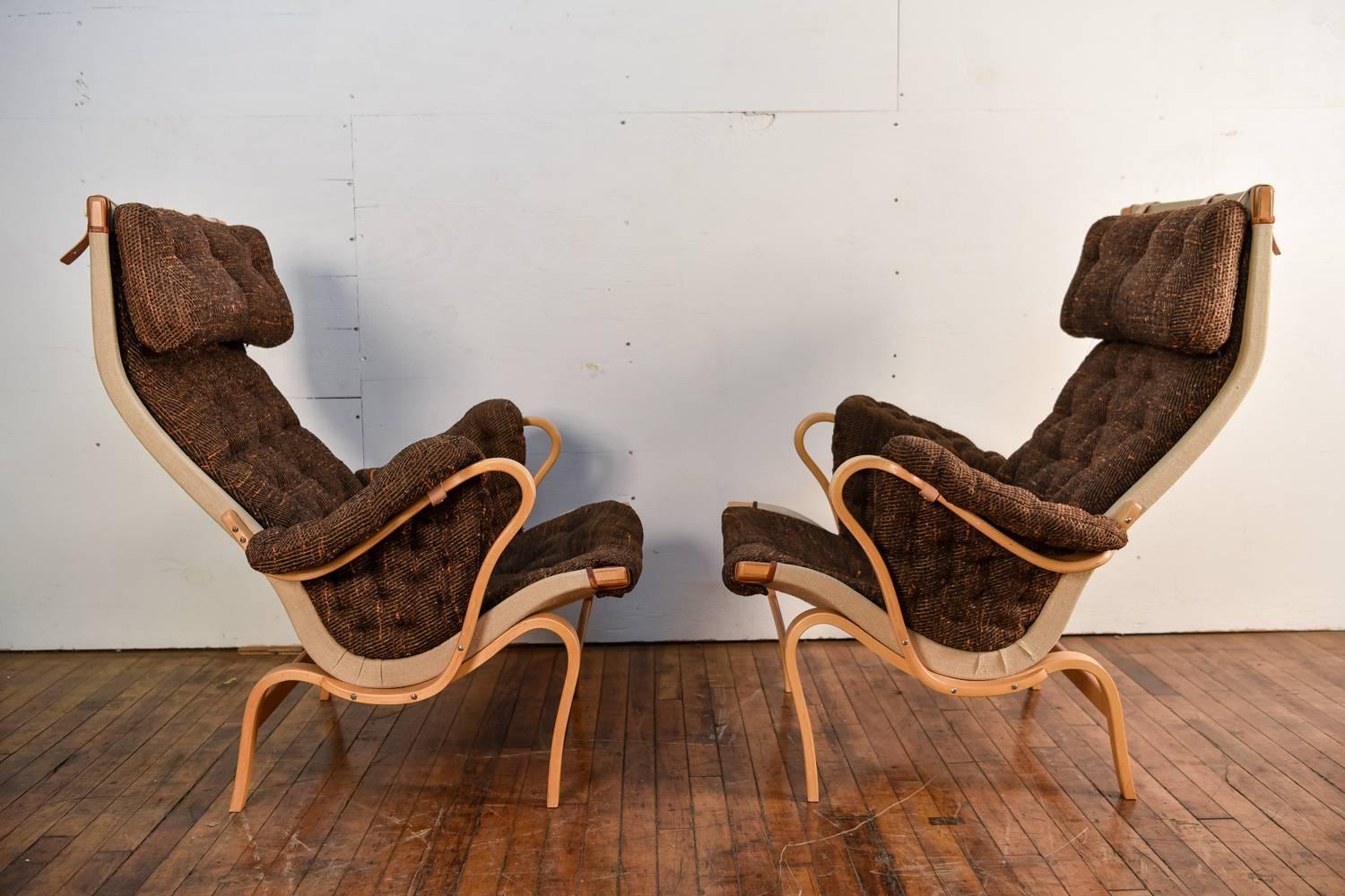 Mid-Century Modern Pair of Bruno Mathsson Pernilla Lounge Chairs by DUX