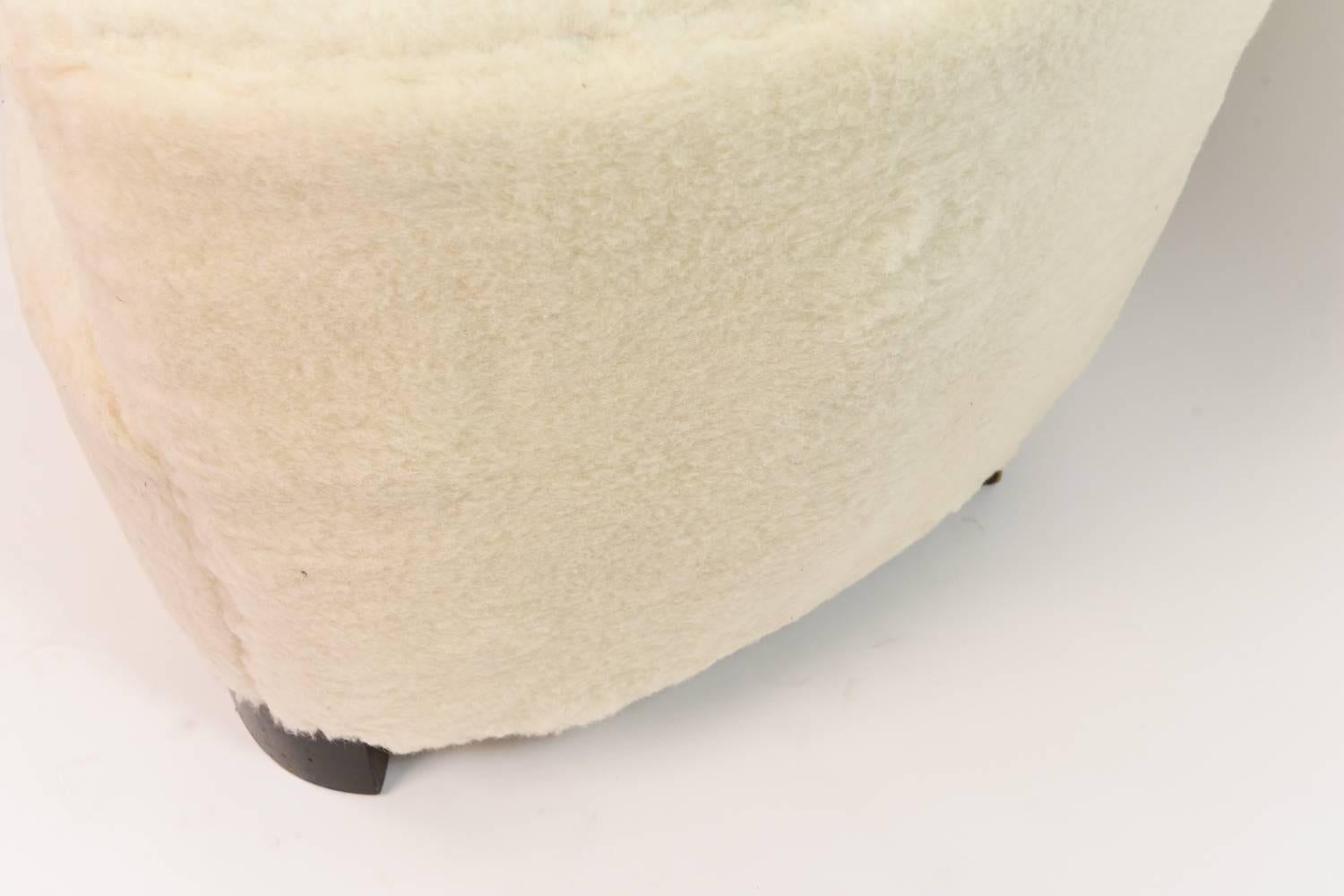 Slagelse Møbelværk Model 15 Lambs Wool Upholstered Banana Shape Loveseat In Excellent Condition In Norwalk, CT
