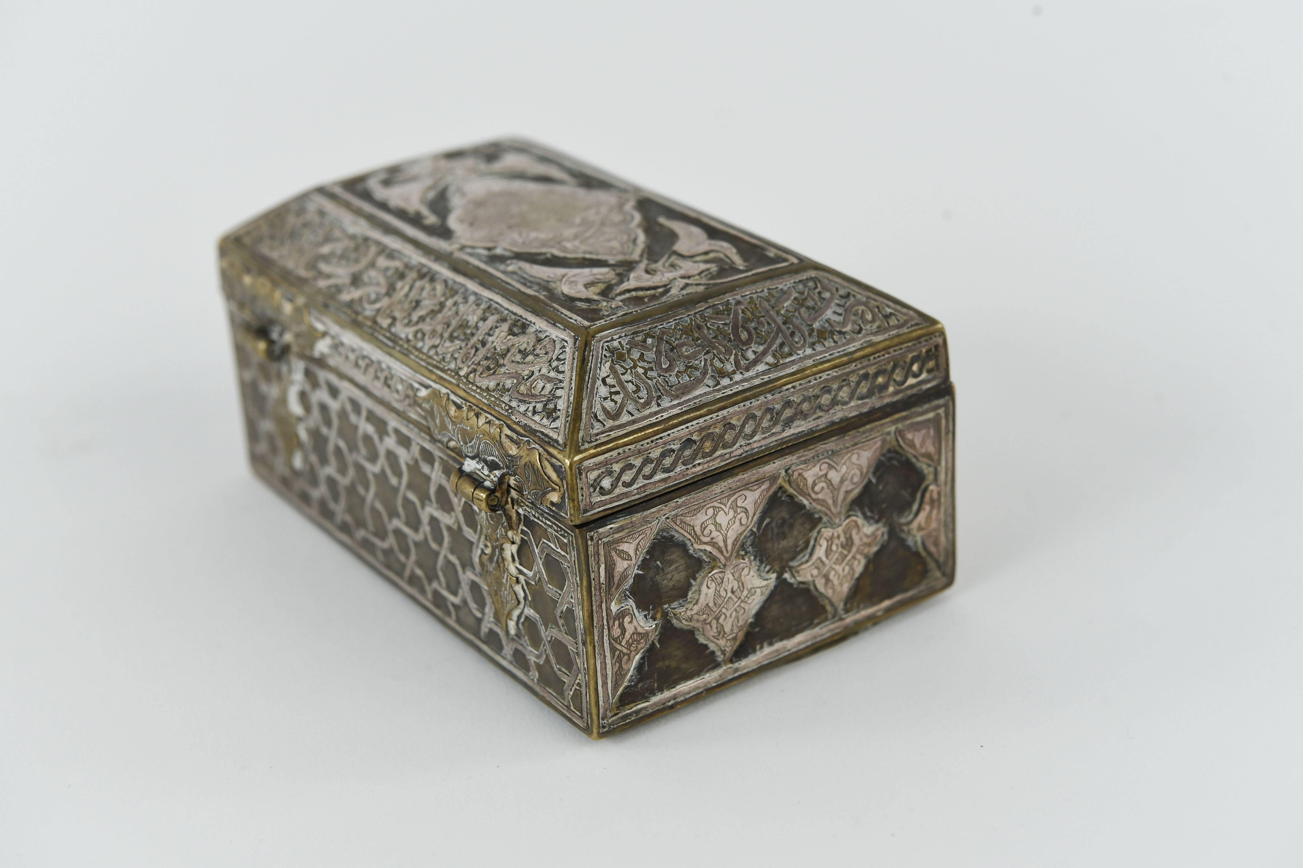 Damascus Inlaid Mixed Metal Box In Good Condition In Norwalk, CT