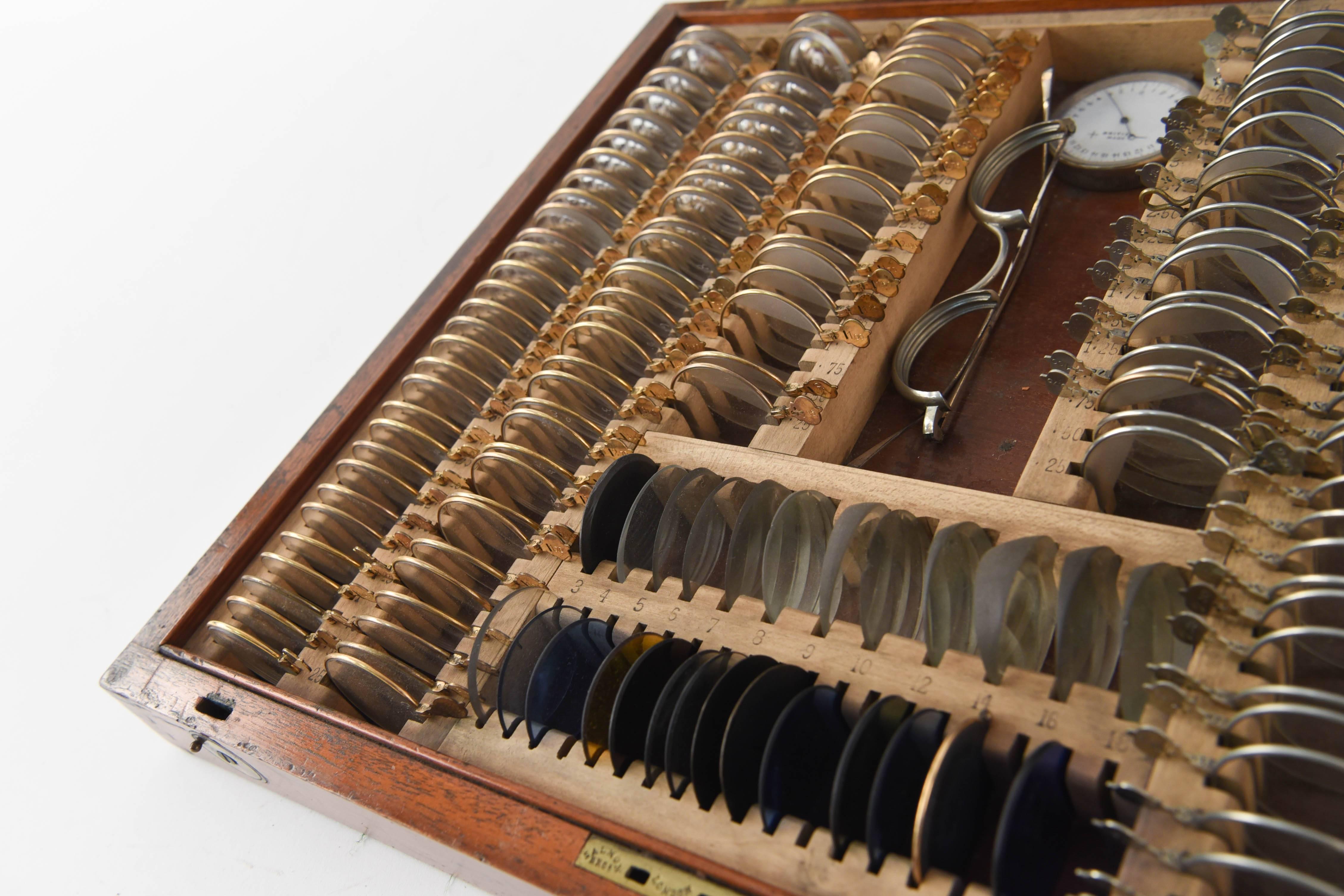 Antique Spectacle Lenses Eye Glass Optometrist tool set In Good Condition For Sale In Norwalk, CT