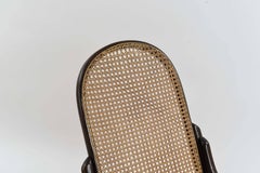 Thonet Schaukelstuhl aus Bugholz und Schilfrohr