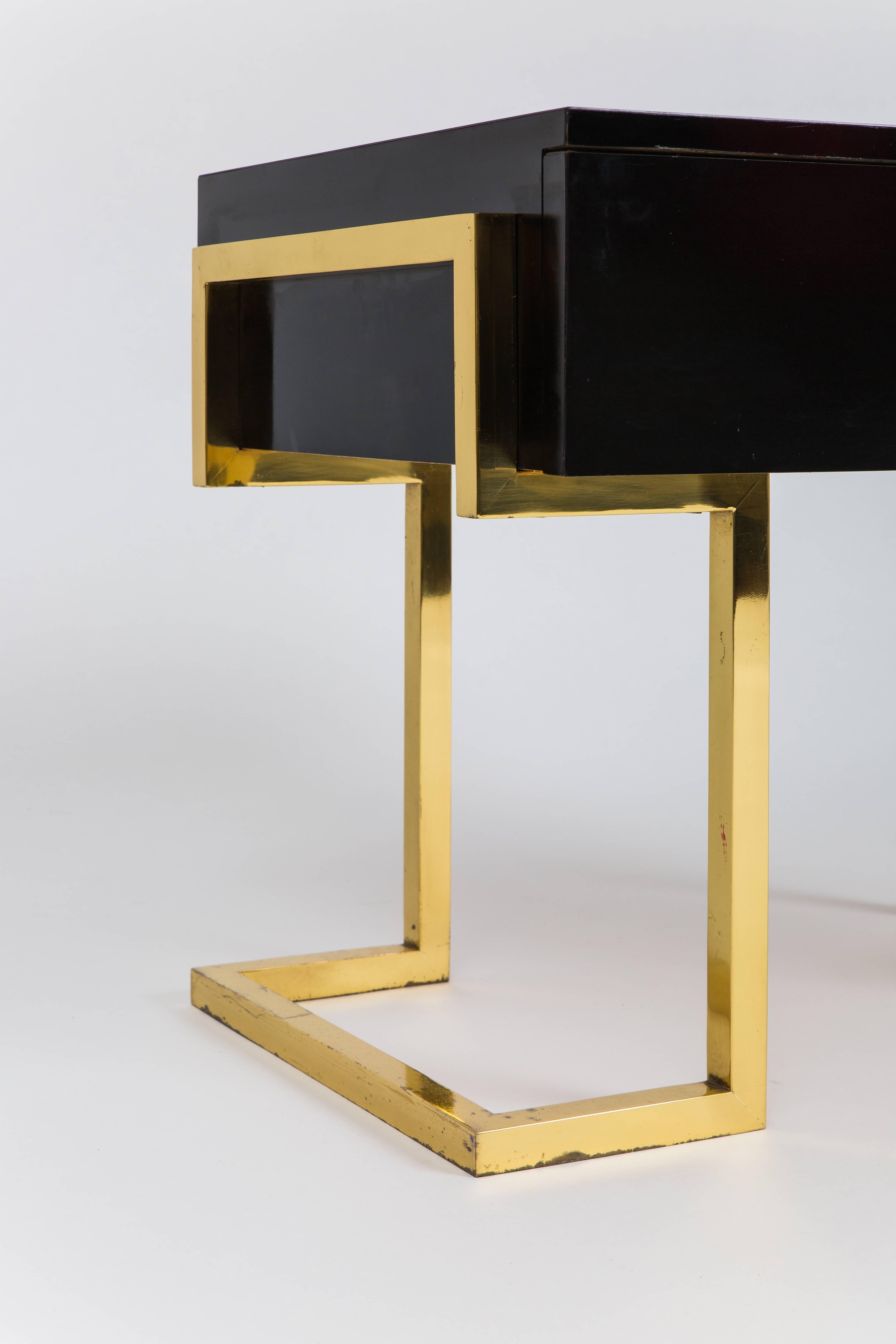 Late 20th Century Romeo Rega Pair Sculptural Bedside End Tables Drawer Black Brass Painted 1970s For Sale