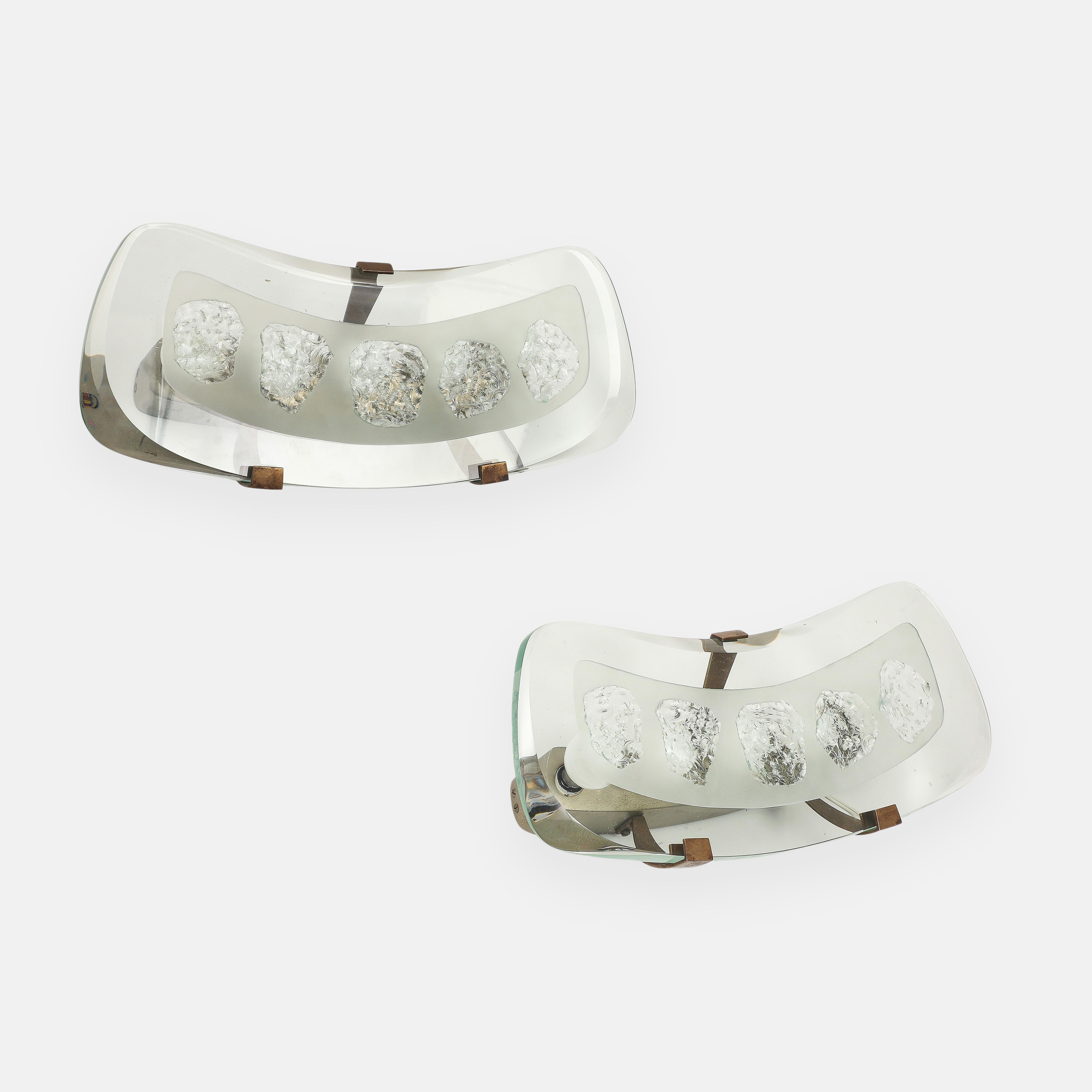 Max Ingrand for Fontana Arte Rare Pair of Large Wall Lights Model 1598 For Sale 3