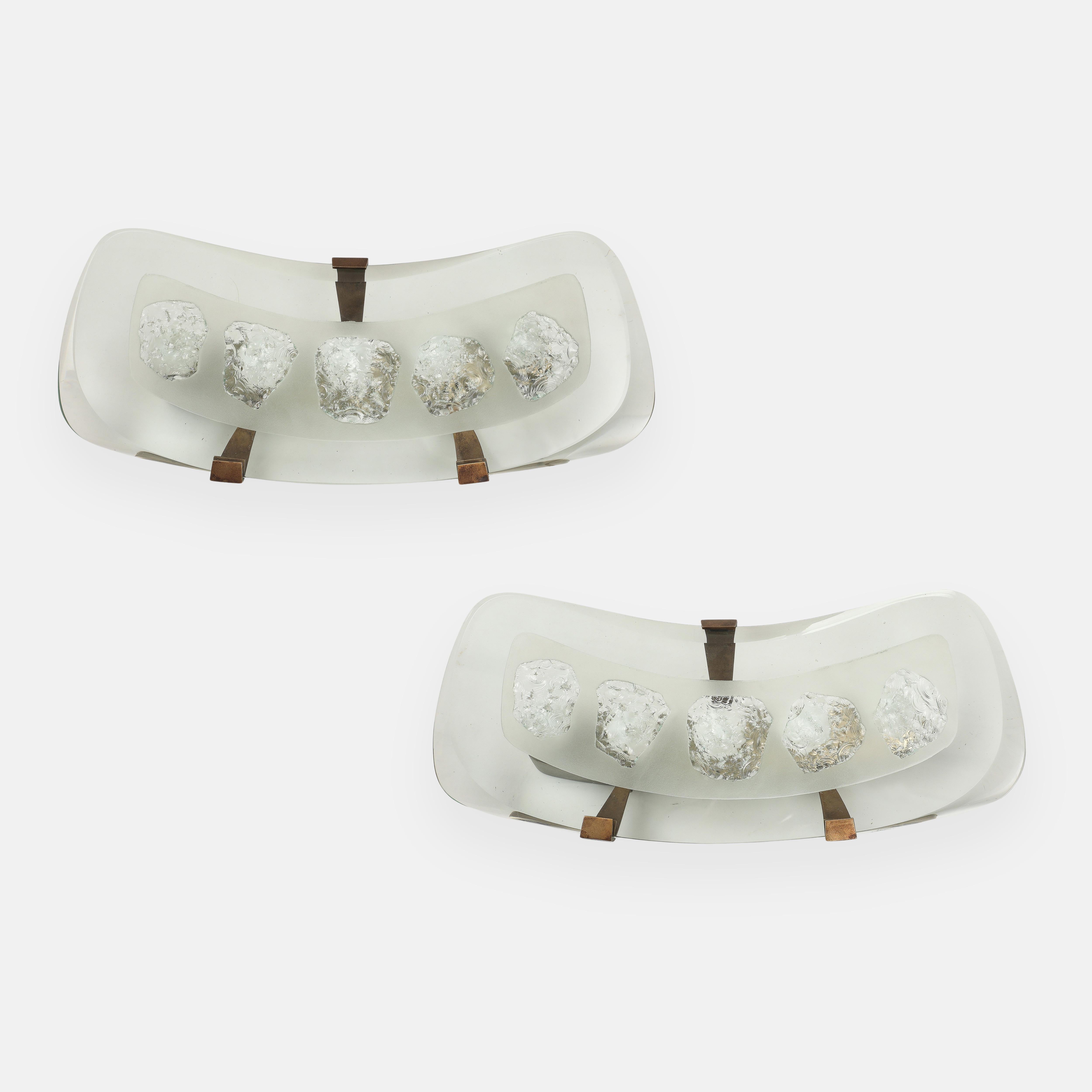 Max Ingrand for Fontana Arte Rare Pair of Large Wall Lights Model 1598 For Sale 2
