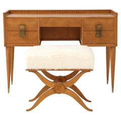 Silvio Cavatorta Escritorio de abedul y silla a juego en bouclé marfil, Italia, años 40