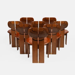 Afra y Tobia Scarpa para Maxalto: juego de ocho sillas de comedor «Africa» de nogal, 1975