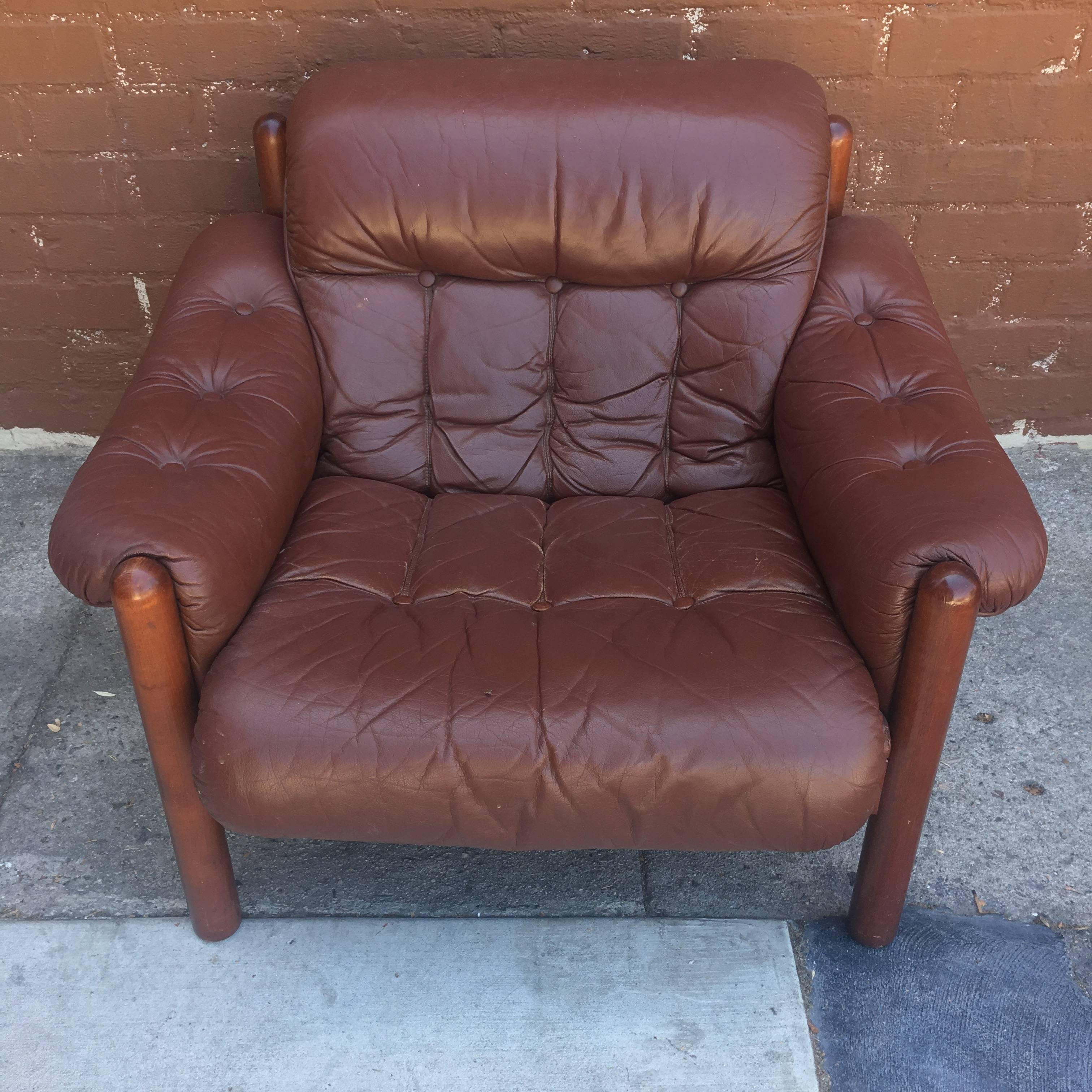 Pair of Göte Möbler Swedish Lounge Chairs In Excellent Condition In Los Angeles, CA